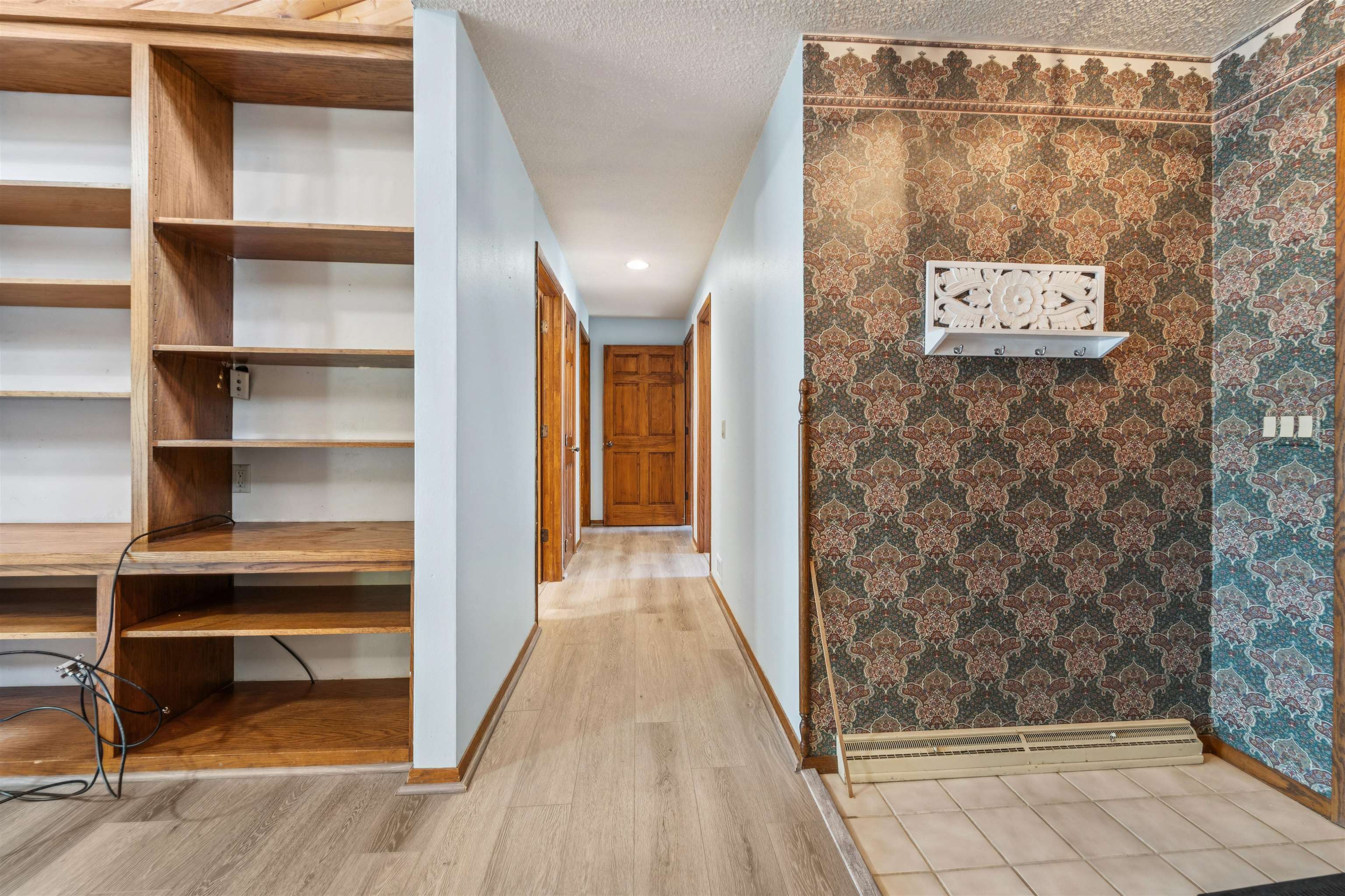 1009 W 10TH Street