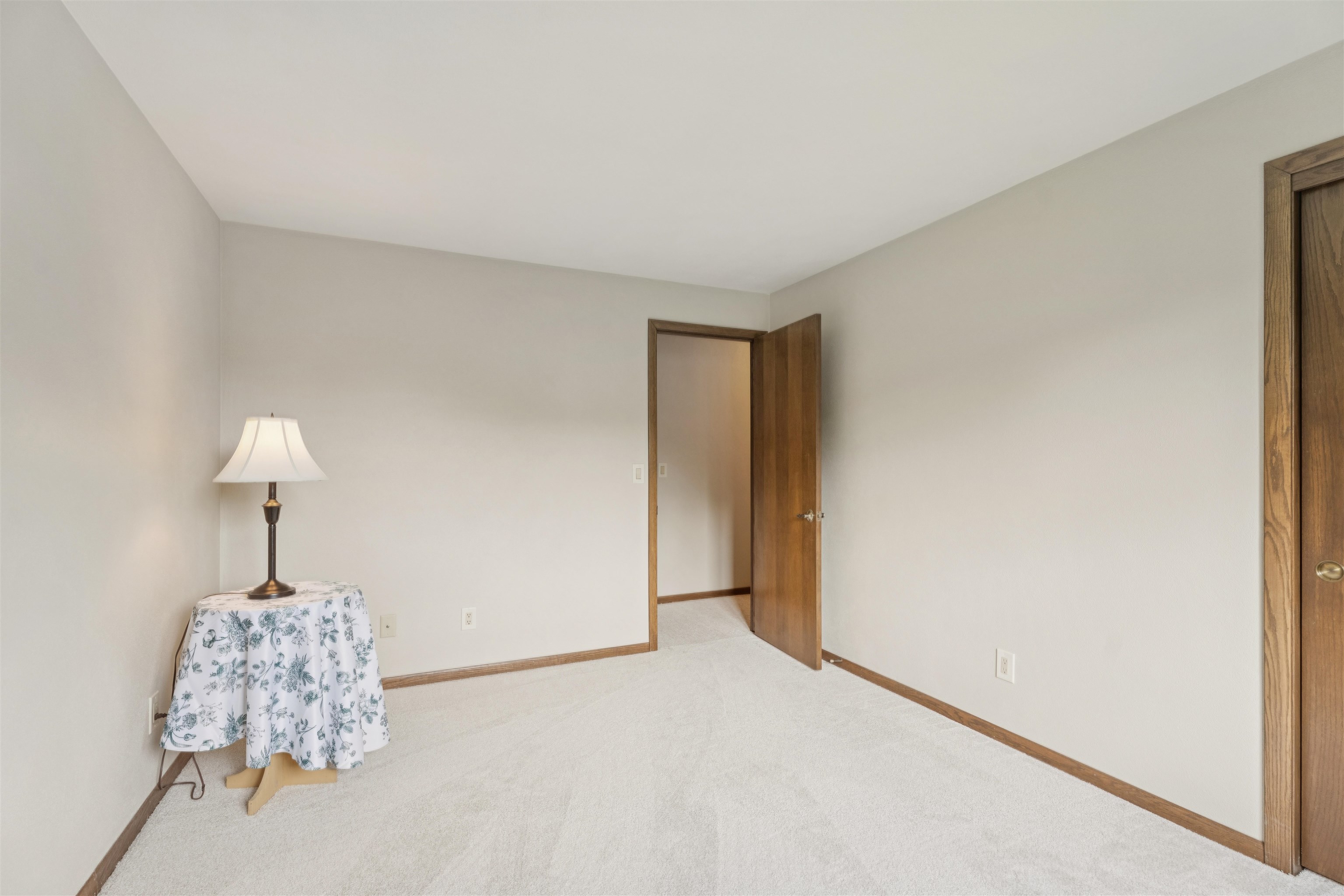 945 ELMWOOD Drive