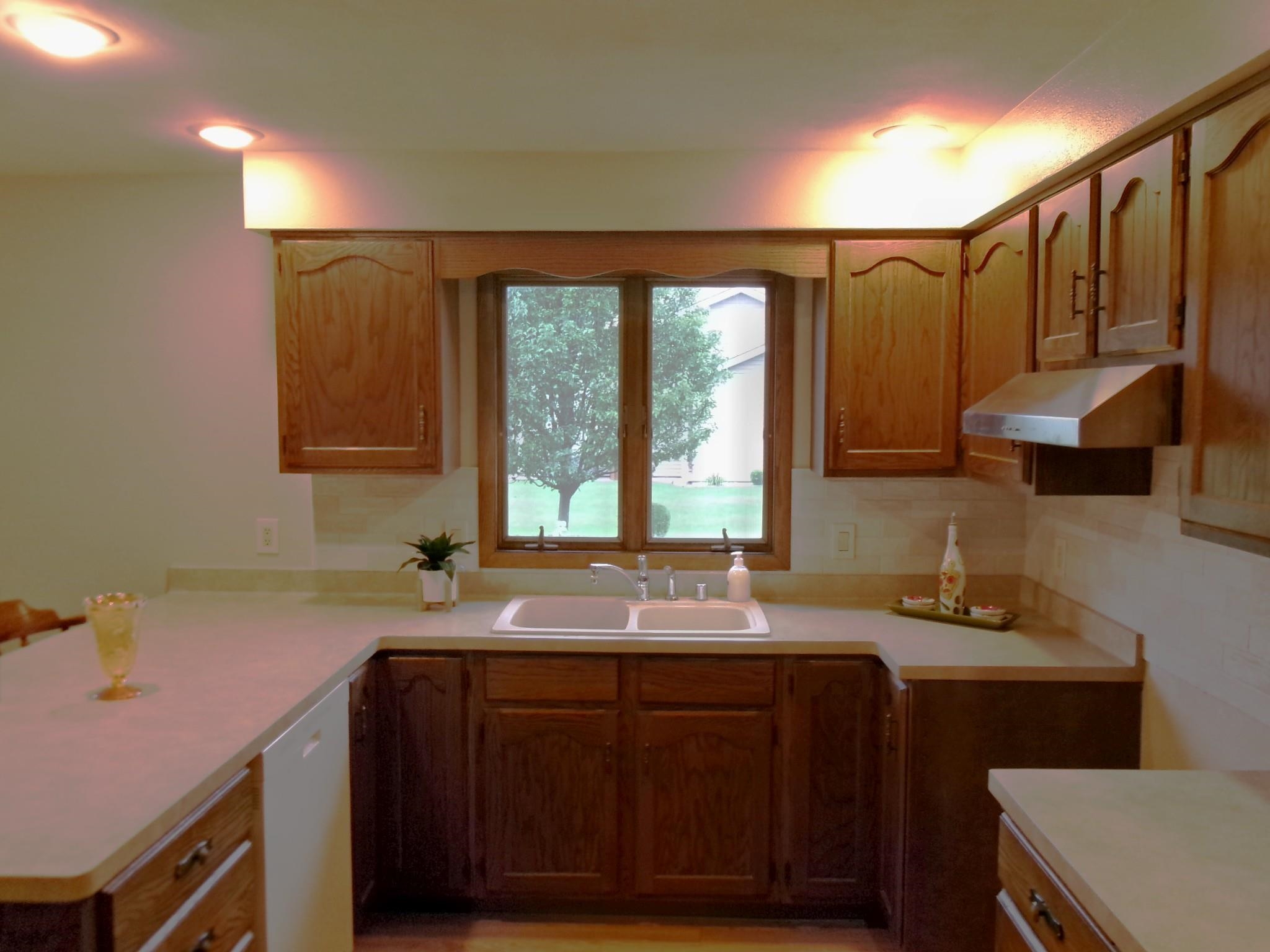 945 ELMWOOD Drive