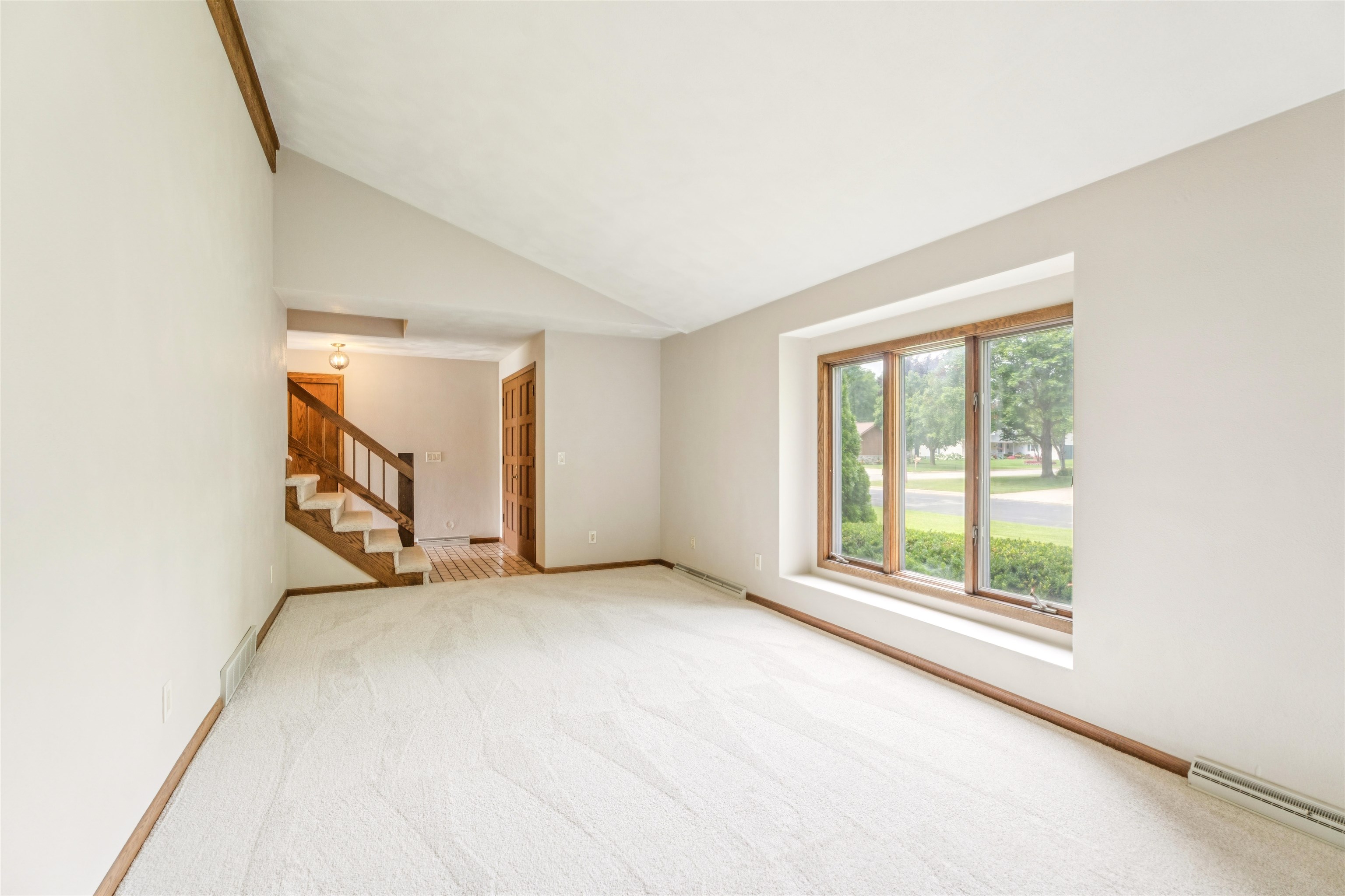 945 ELMWOOD Drive