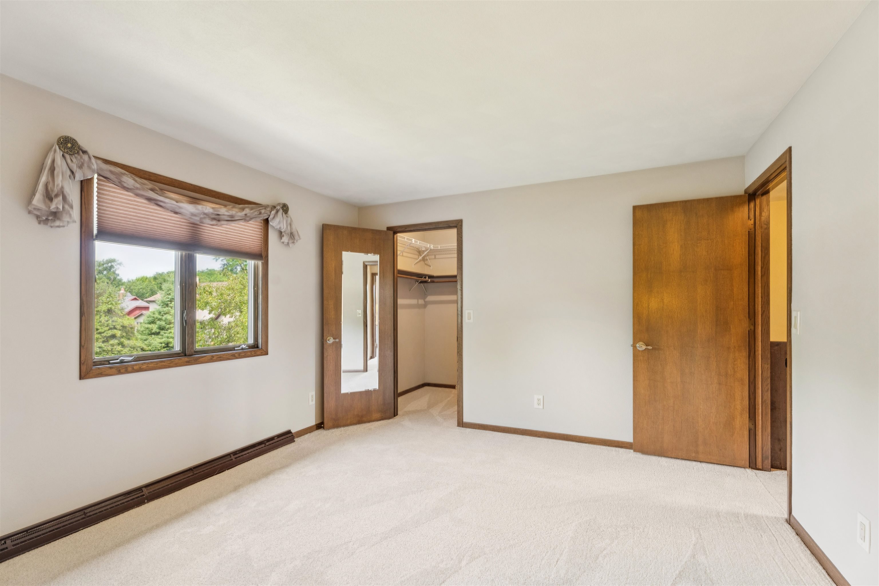 945 ELMWOOD Drive