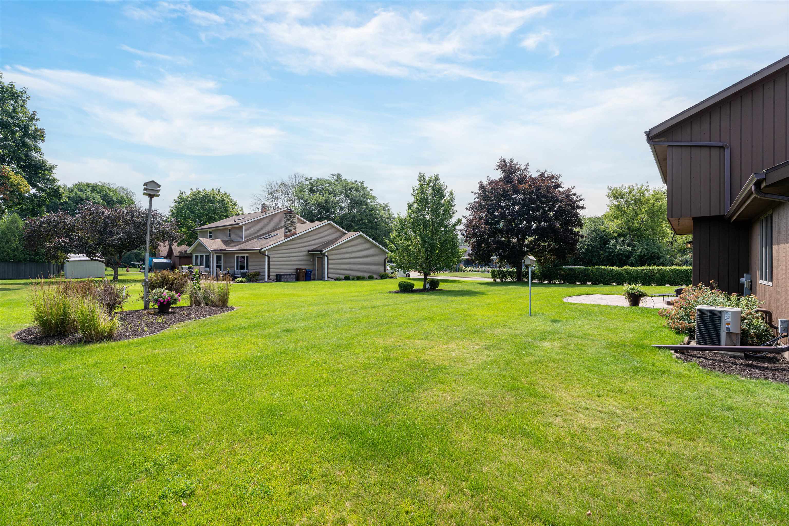 945 ELMWOOD Drive