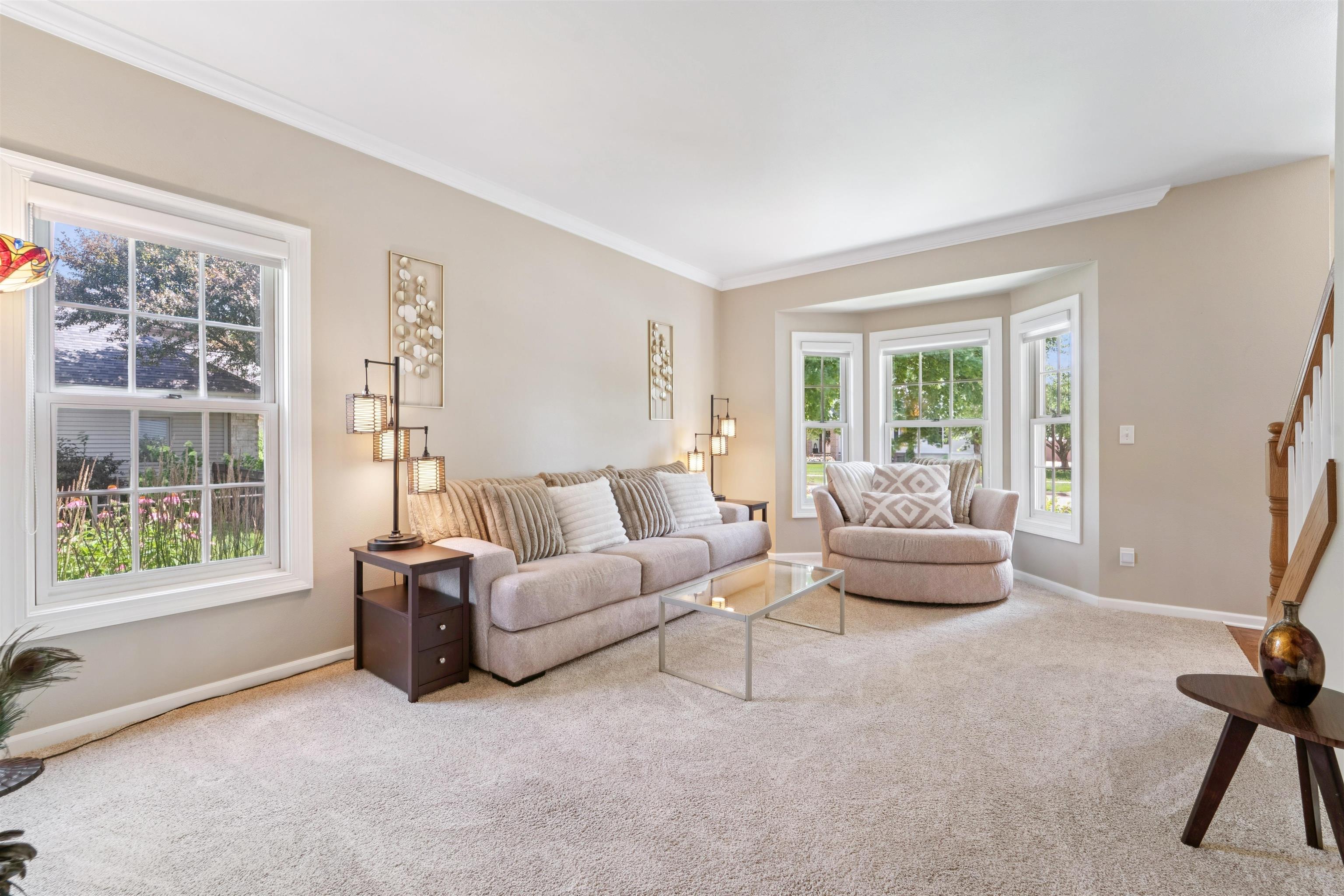 228 E THORNBROOK Lane