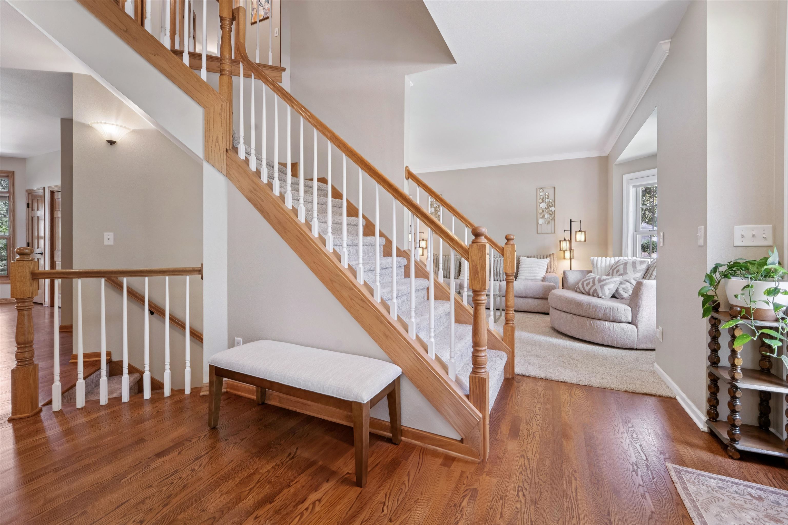 228 E THORNBROOK Lane