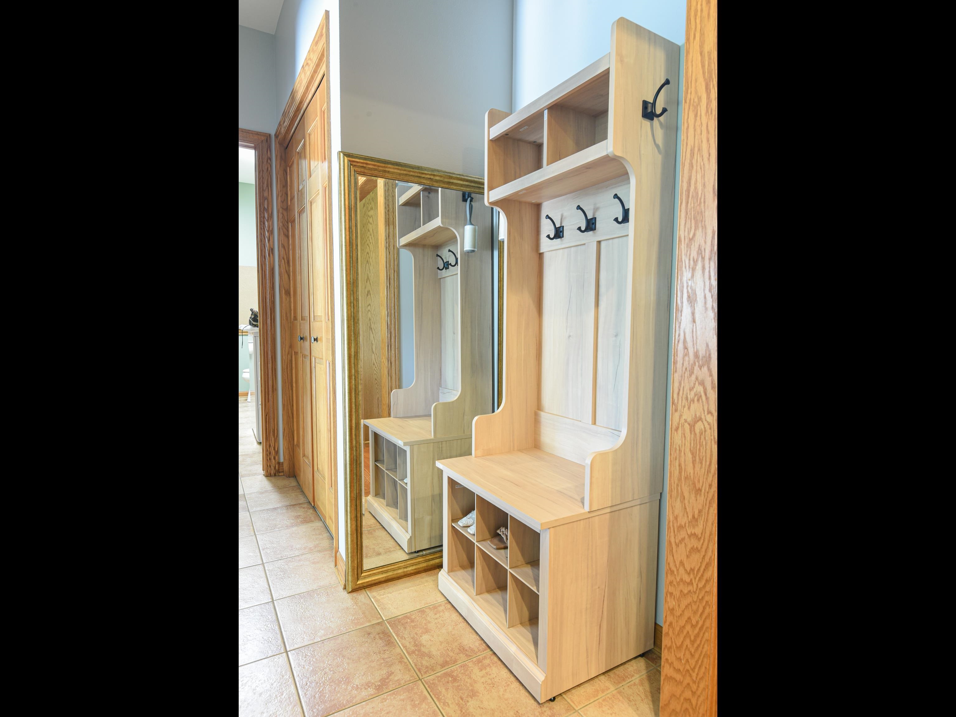 228 E THORNBROOK Lane