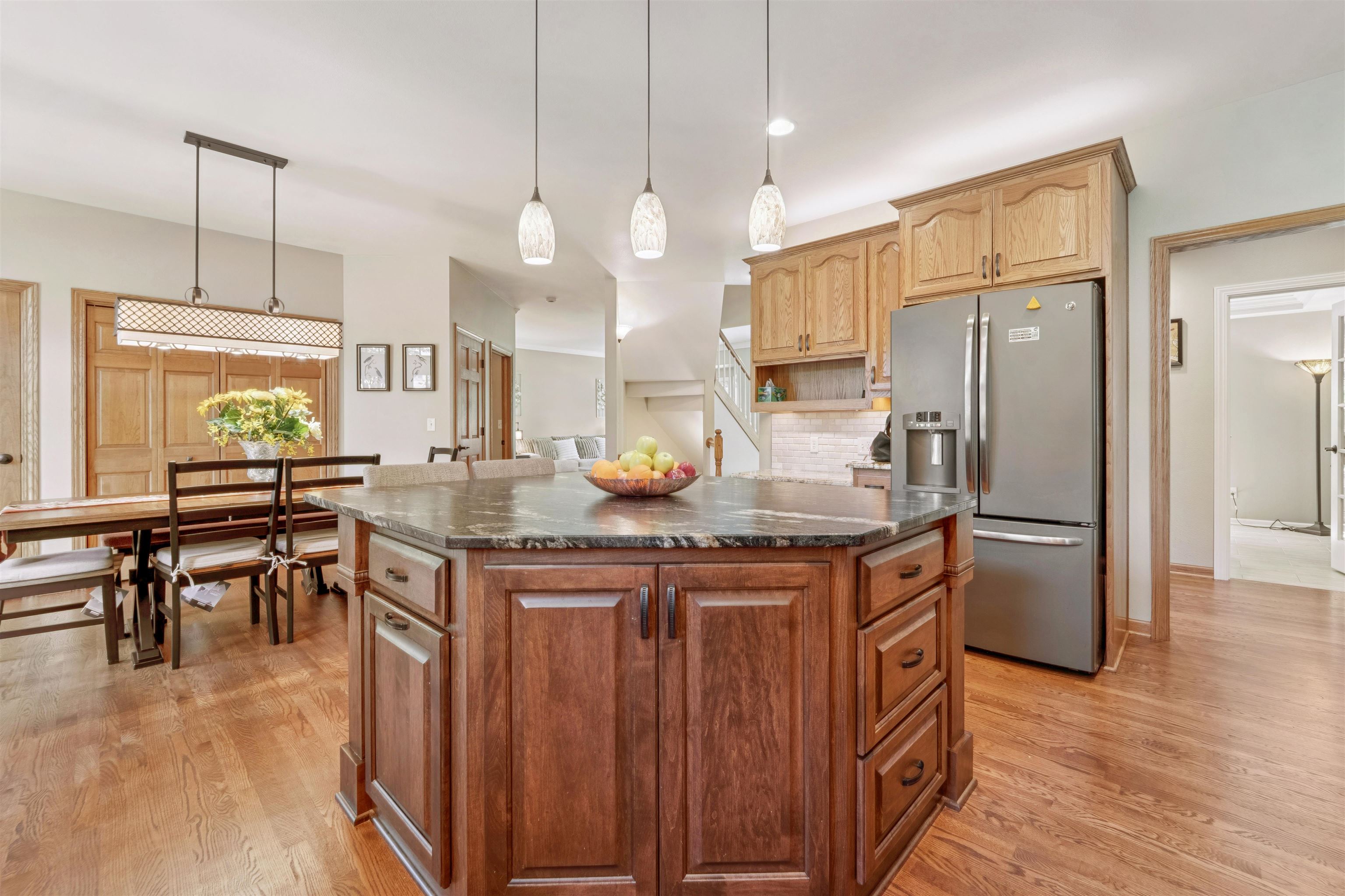 228 E THORNBROOK Lane