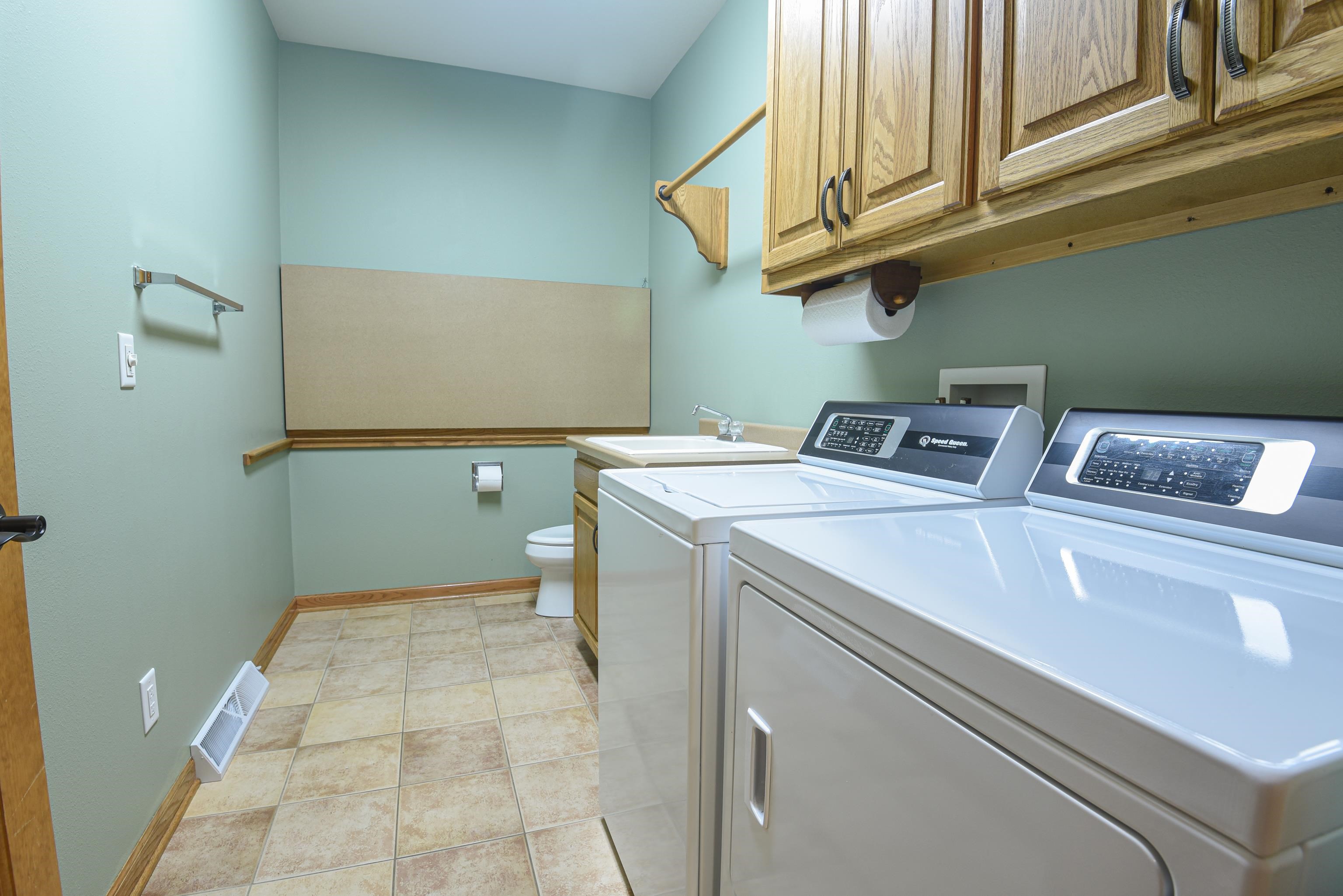 228 E THORNBROOK Lane