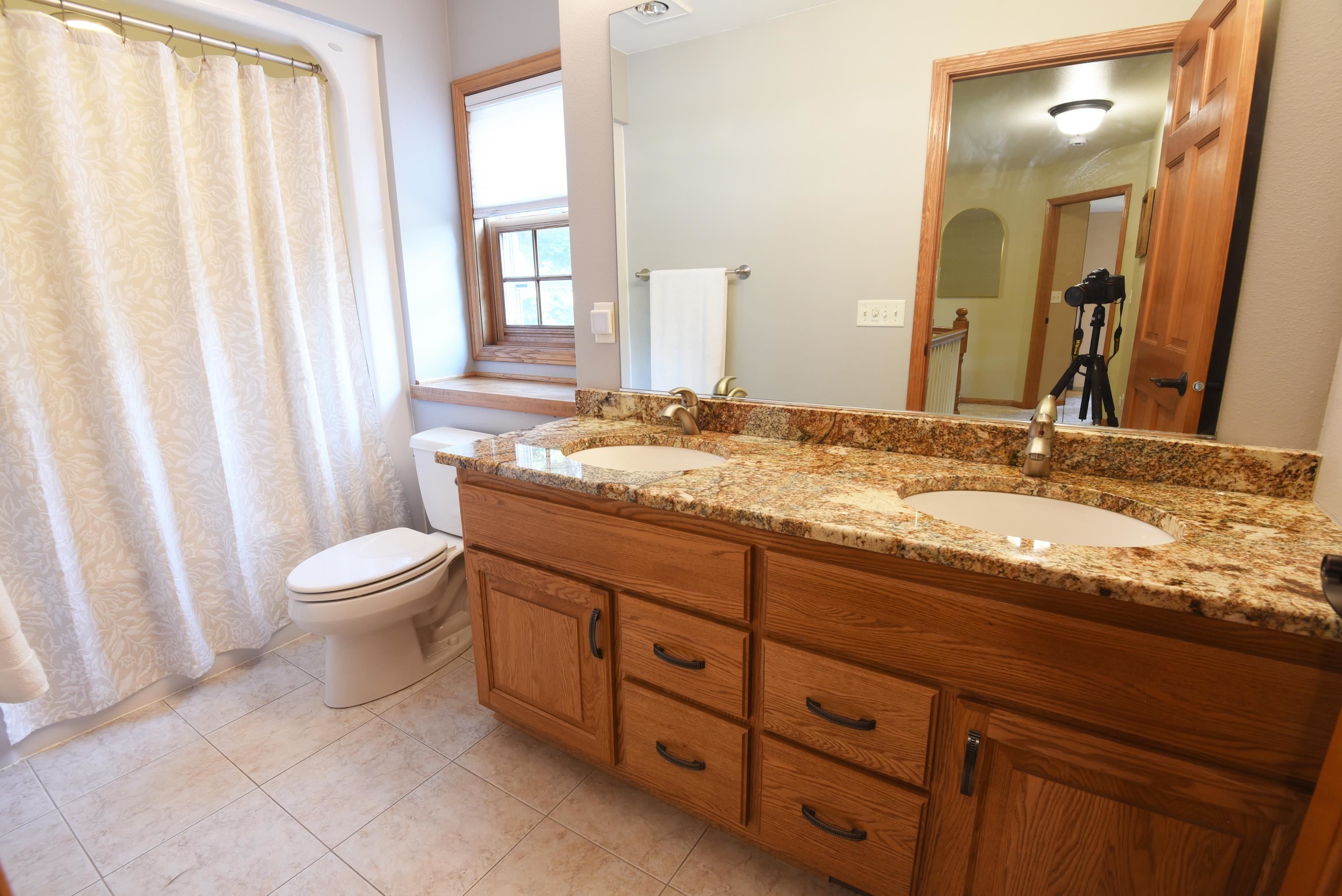228 E THORNBROOK Lane