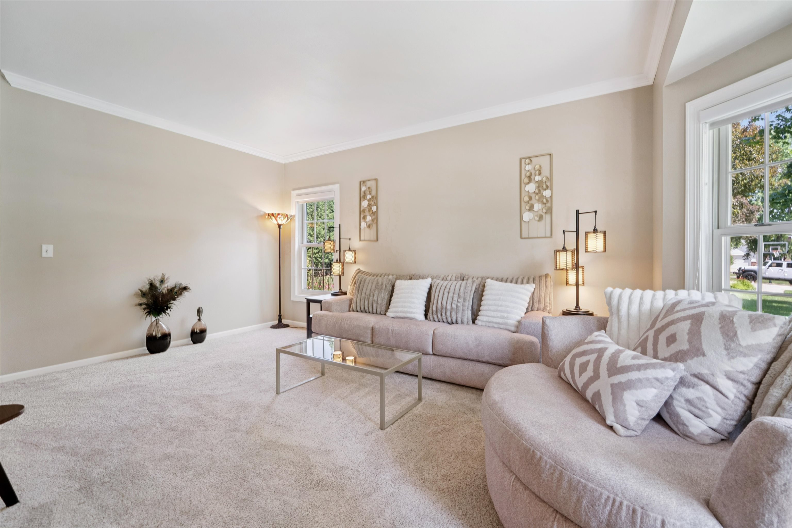 228 E THORNBROOK Lane