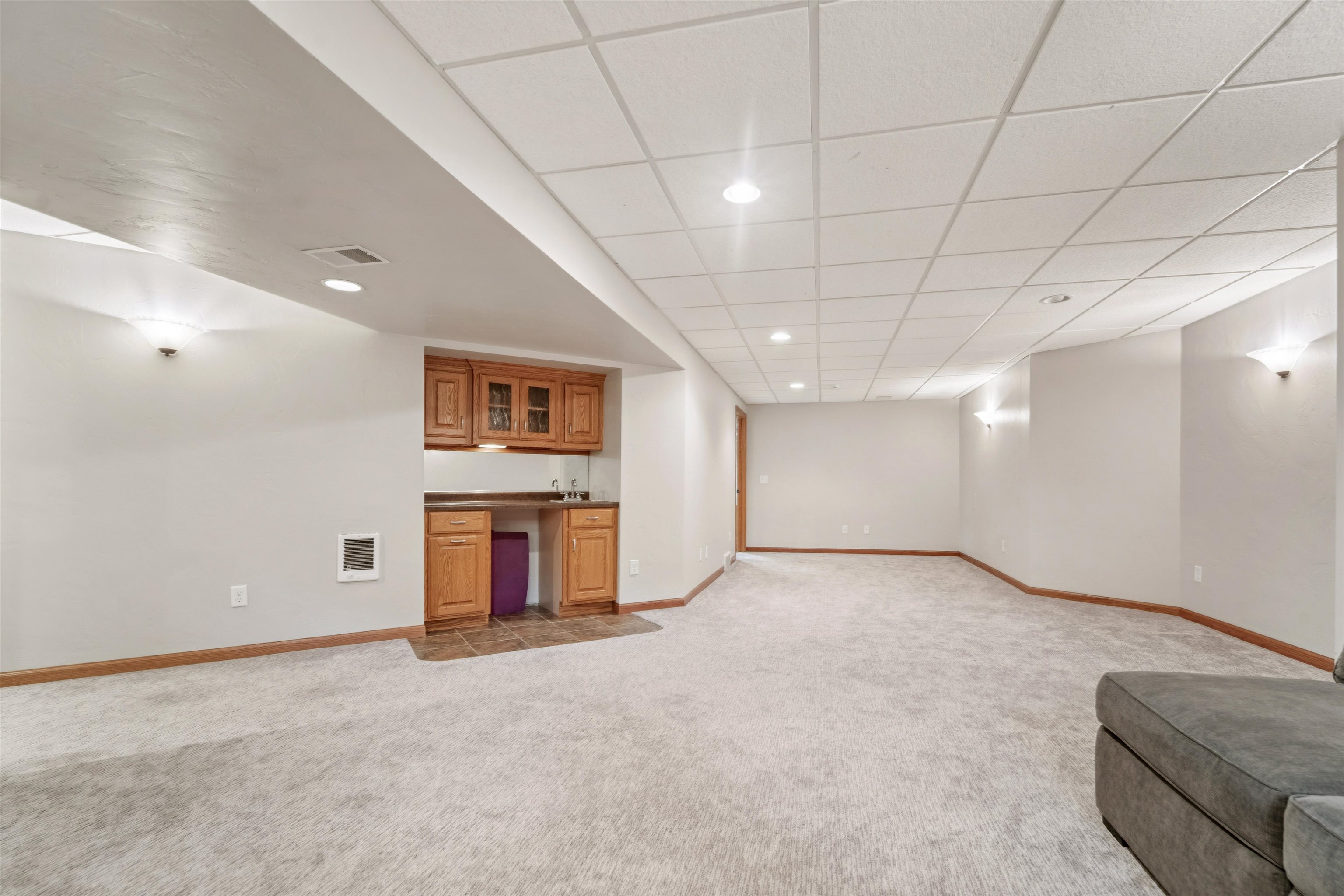 228 E THORNBROOK Lane