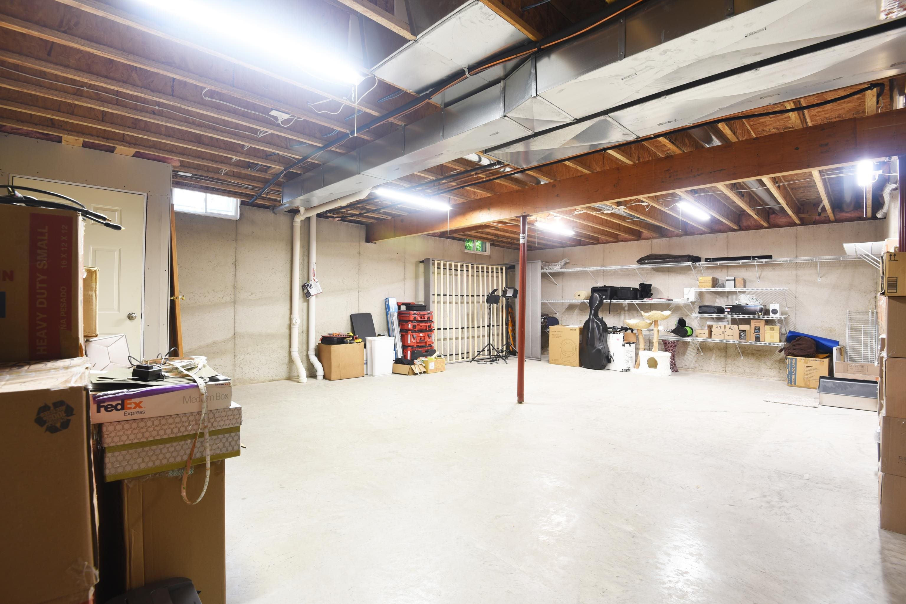 228 E THORNBROOK Lane