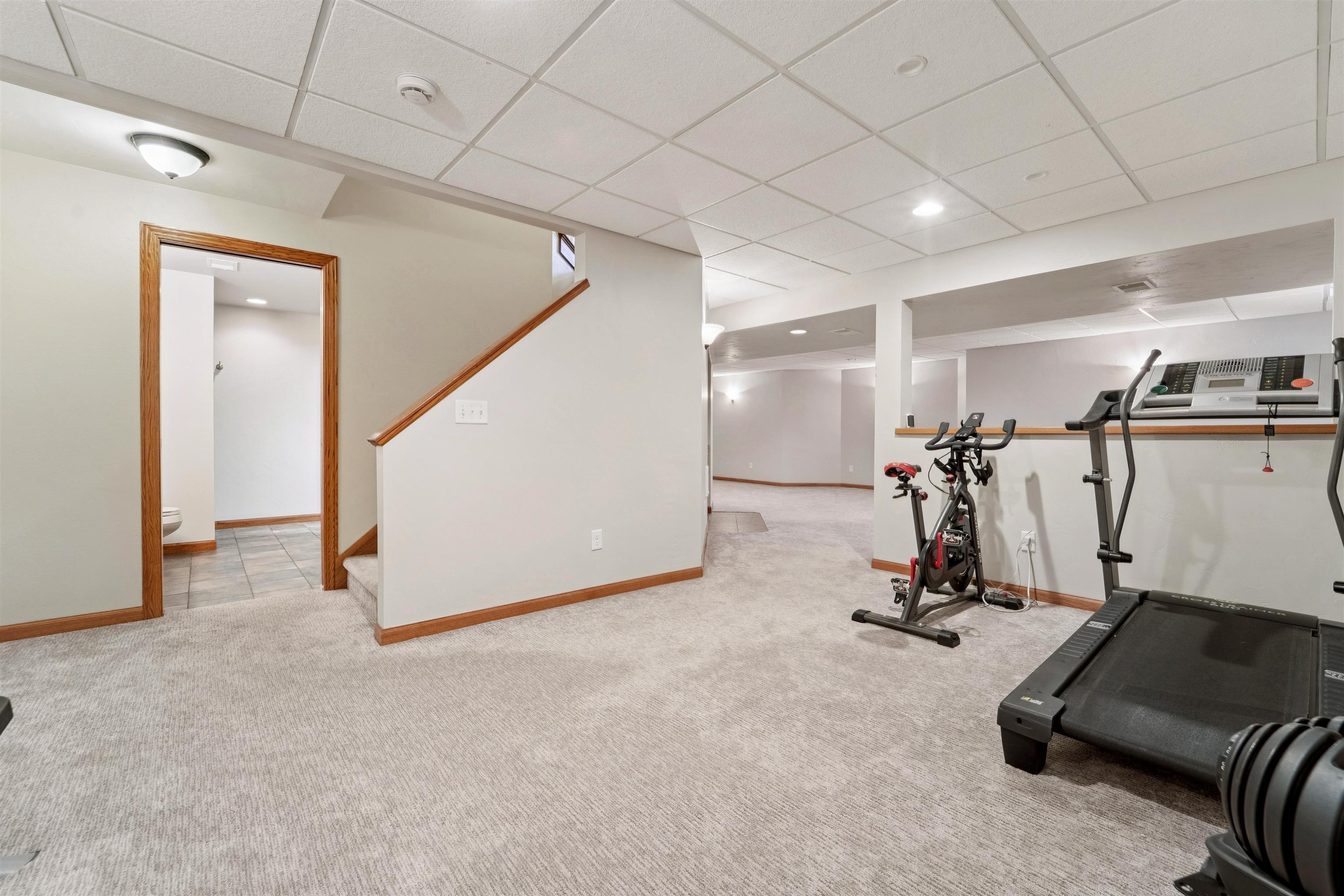 228 E THORNBROOK Lane