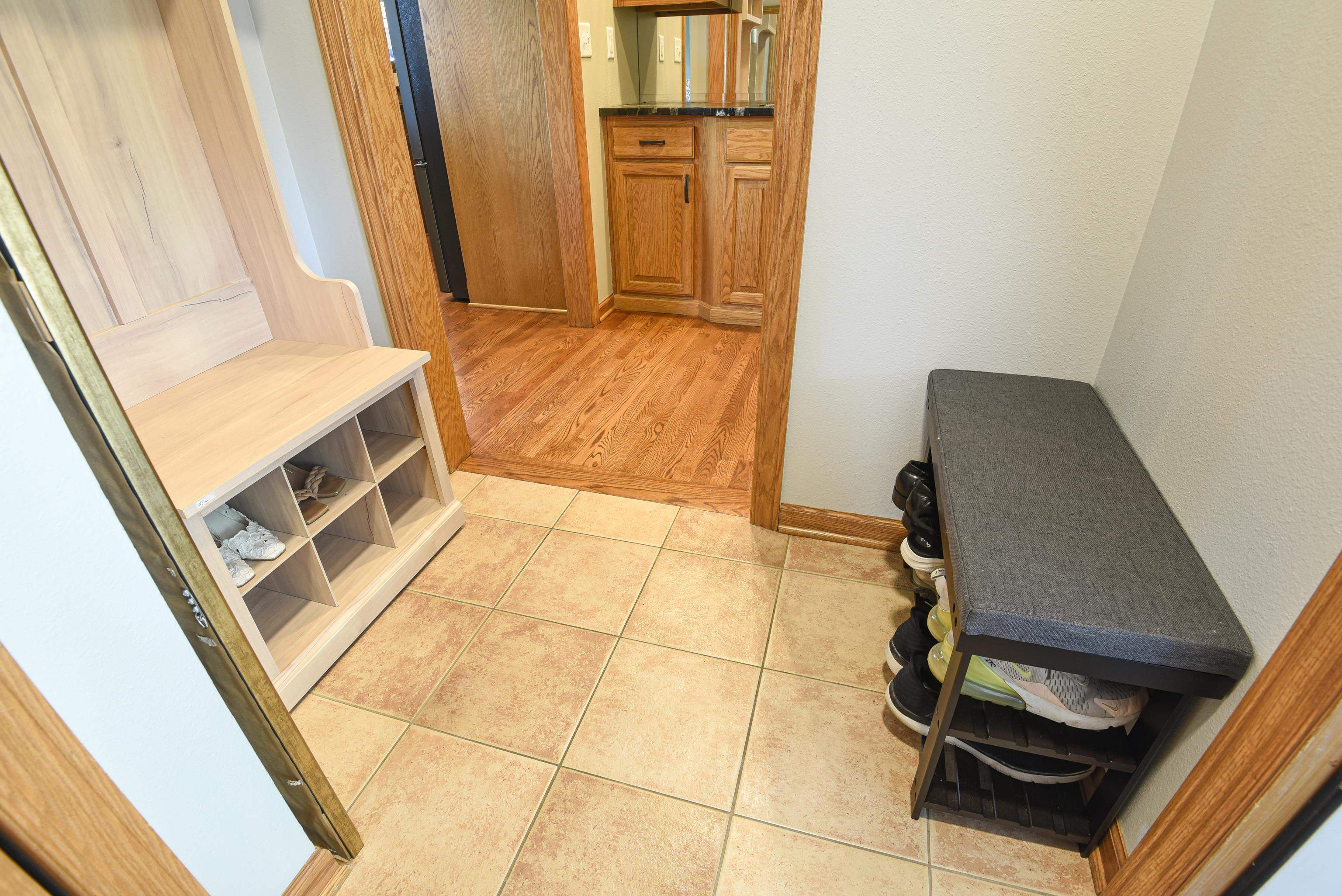 228 E THORNBROOK Lane