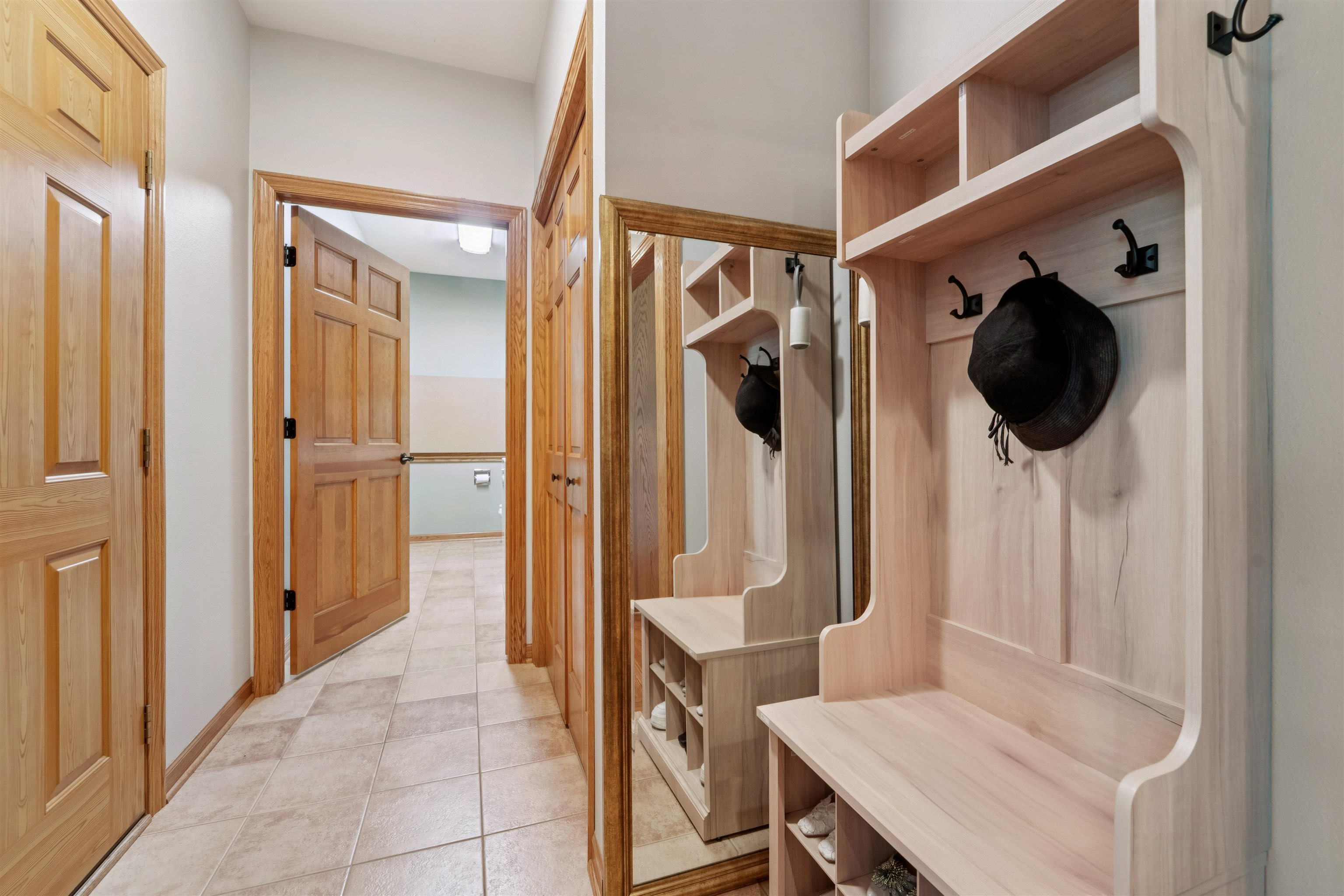 228 E THORNBROOK Lane