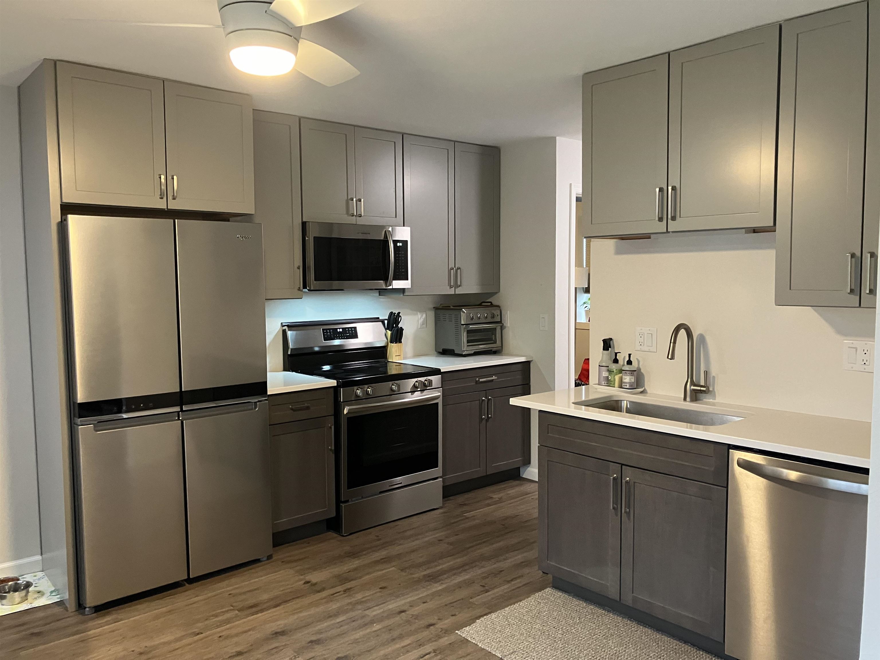 937 S WEST Court Unit: UNIT A