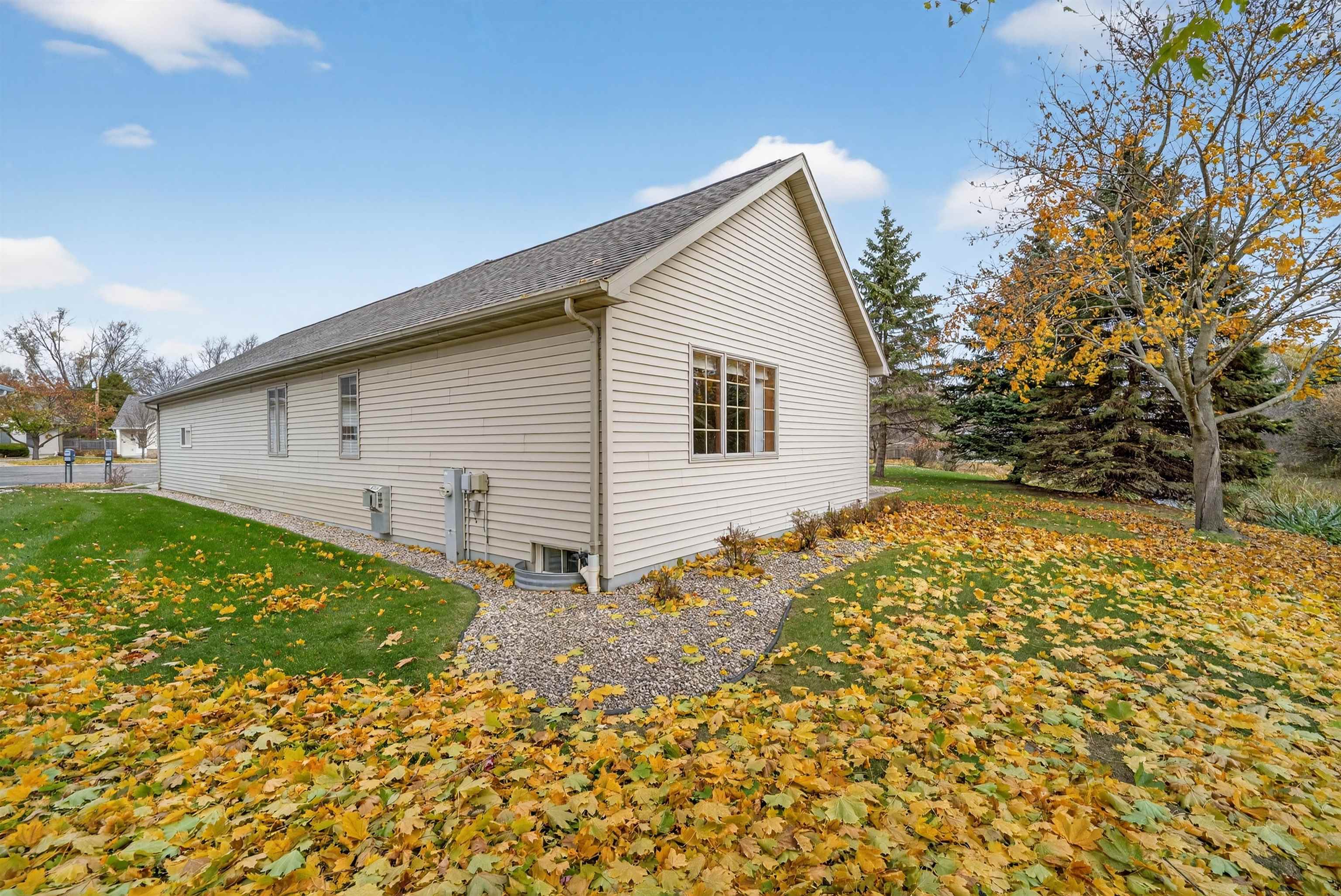 4733 WESTBROOK Court