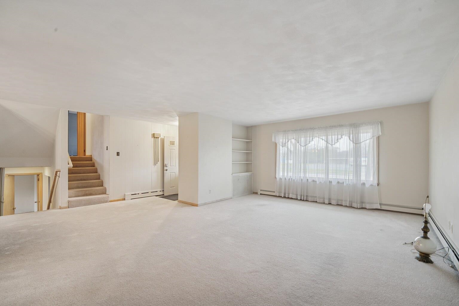 1211 W KIMBERLY Avenue