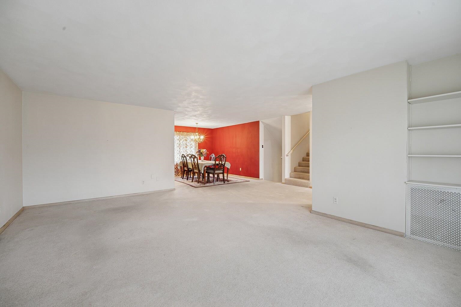 1211 W KIMBERLY Avenue