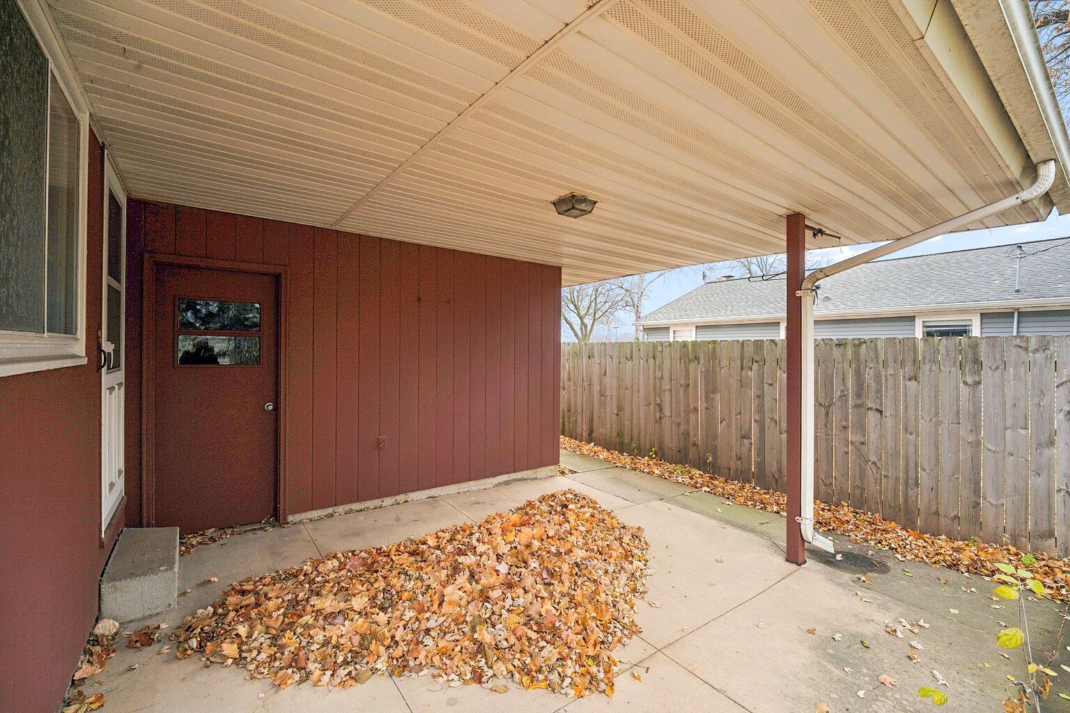 1211 W KIMBERLY Avenue