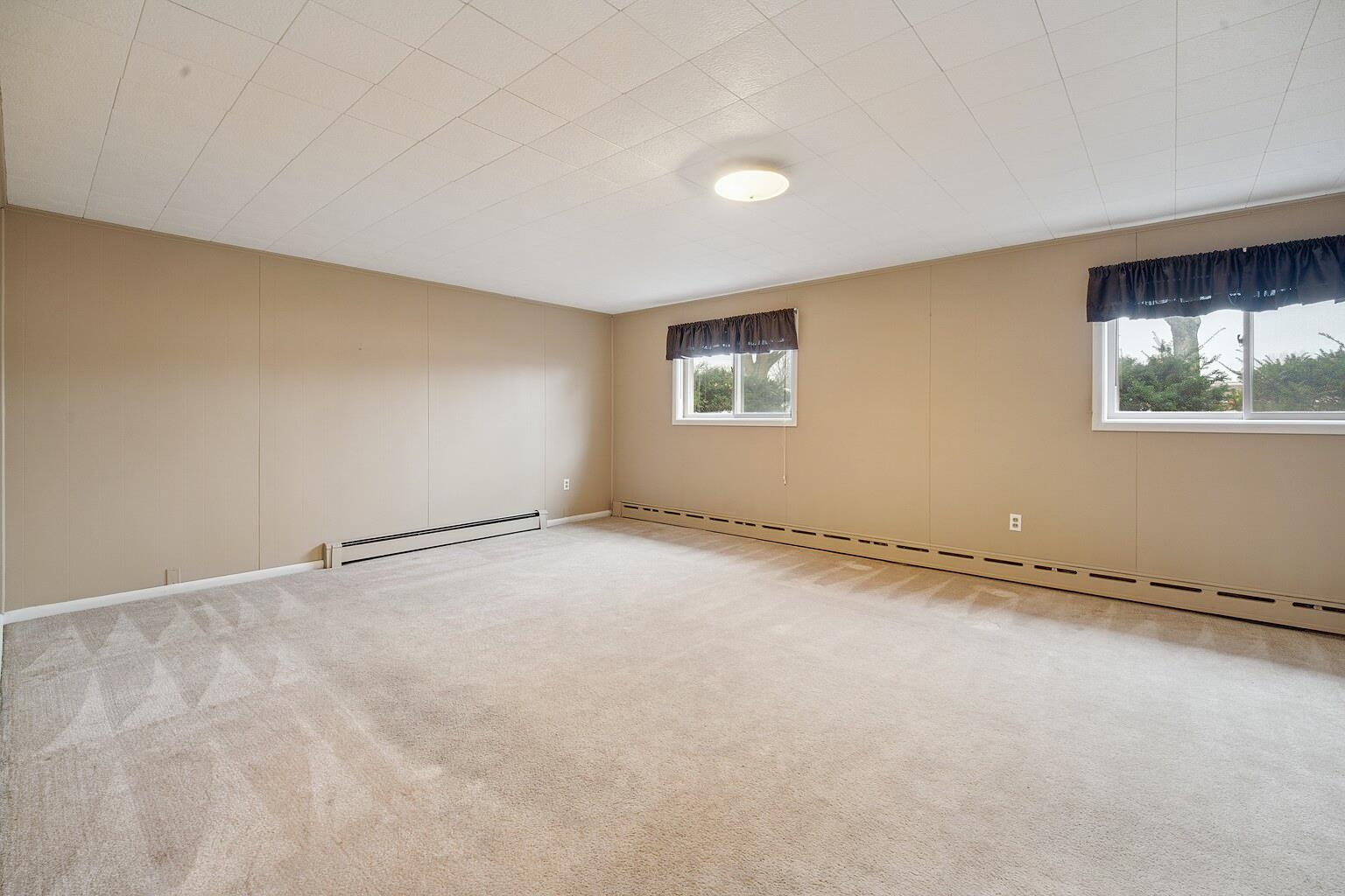 1211 W KIMBERLY Avenue