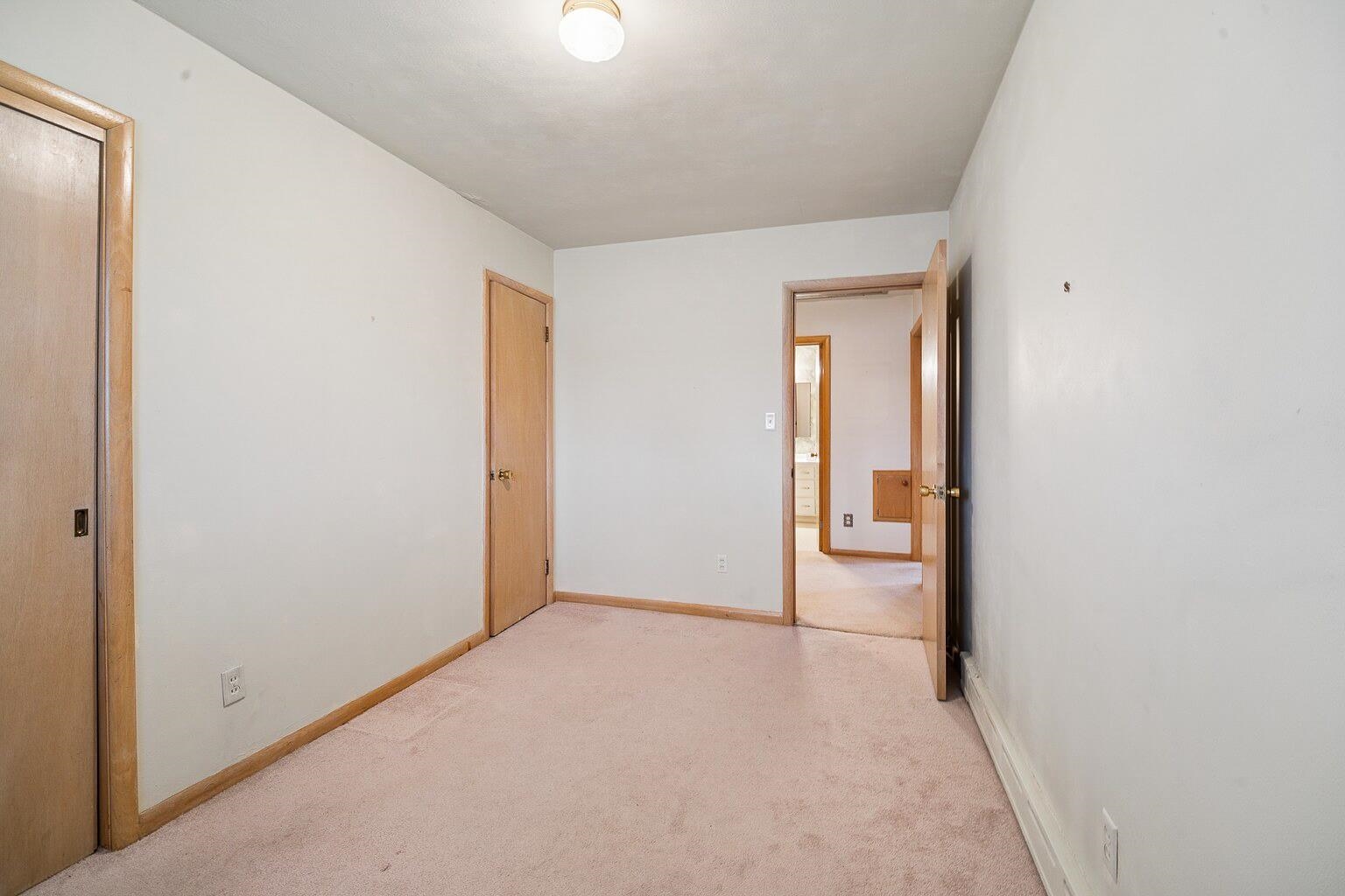 1211 W KIMBERLY Avenue