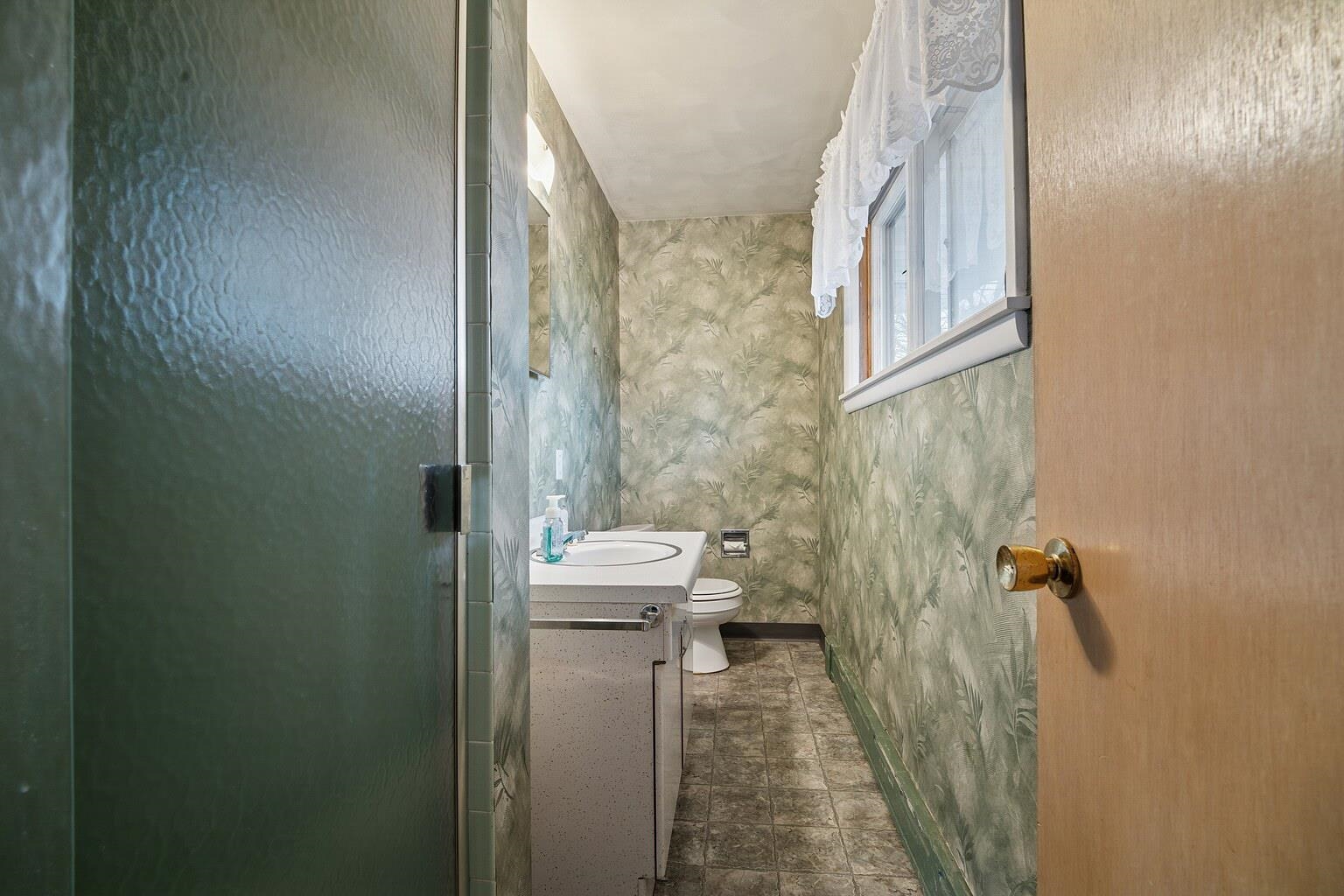 1211 W KIMBERLY Avenue