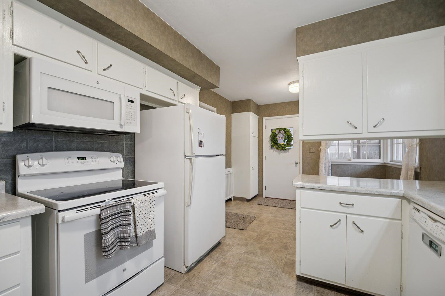 1211 W KIMBERLY Avenue