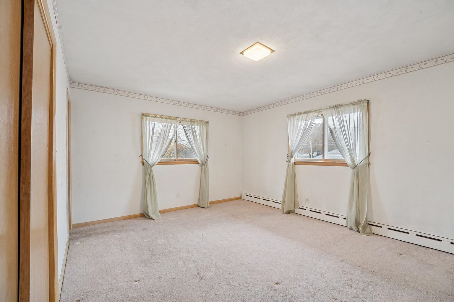 1211 W KIMBERLY Avenue