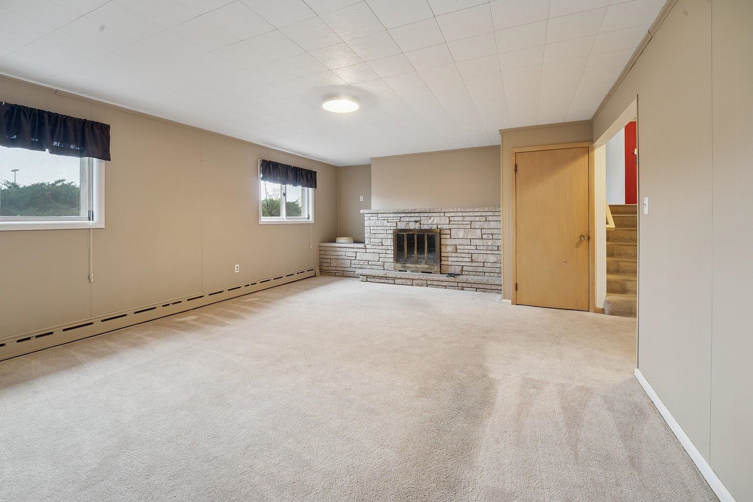 1211 W KIMBERLY Avenue