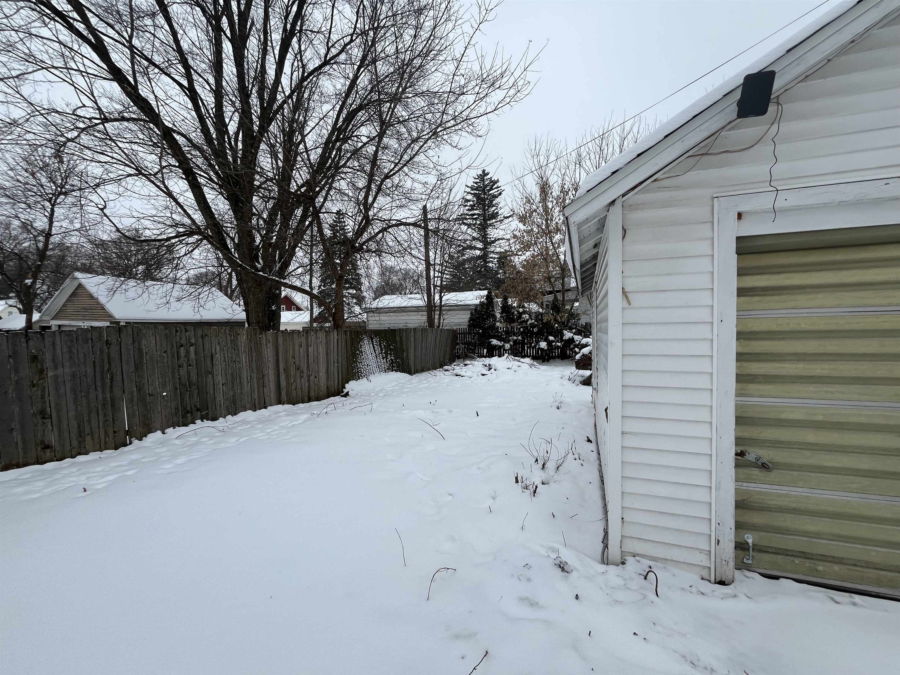 1119 N RICHMOND Street