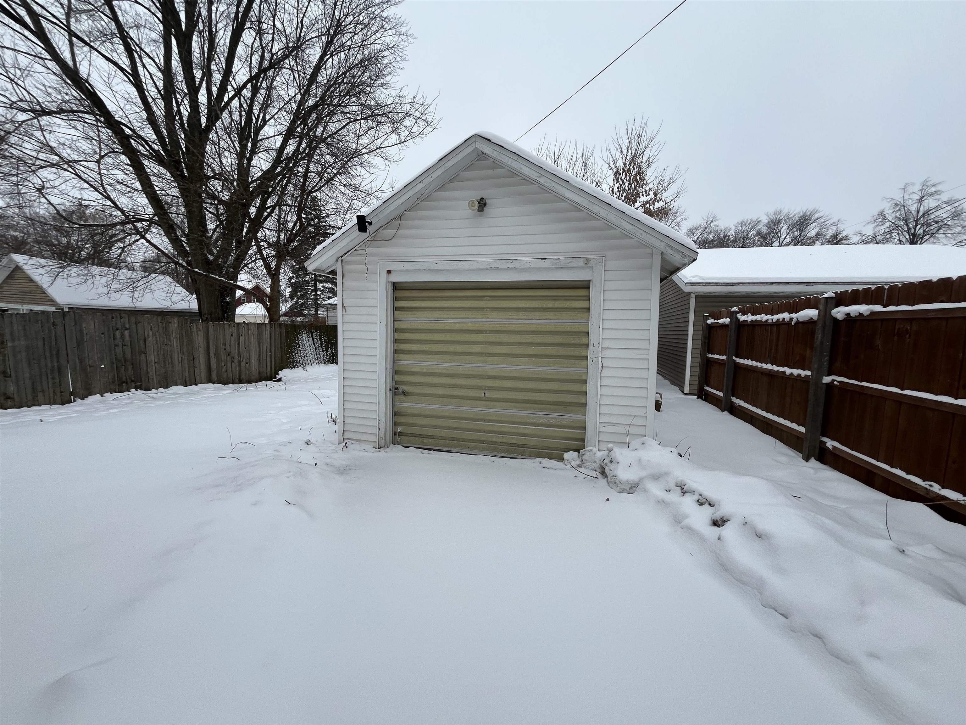 1119 N RICHMOND Street