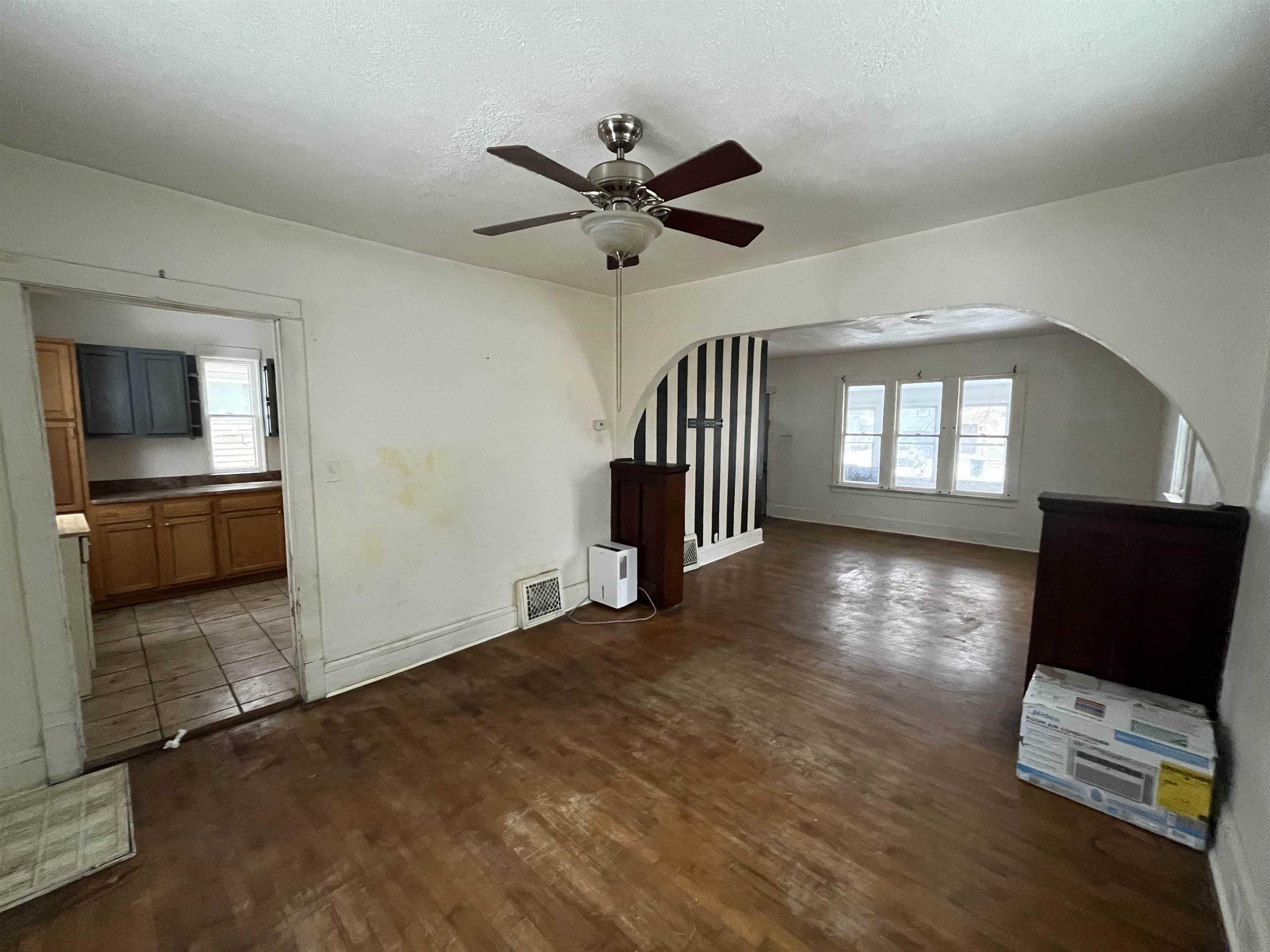 1119 N RICHMOND Street