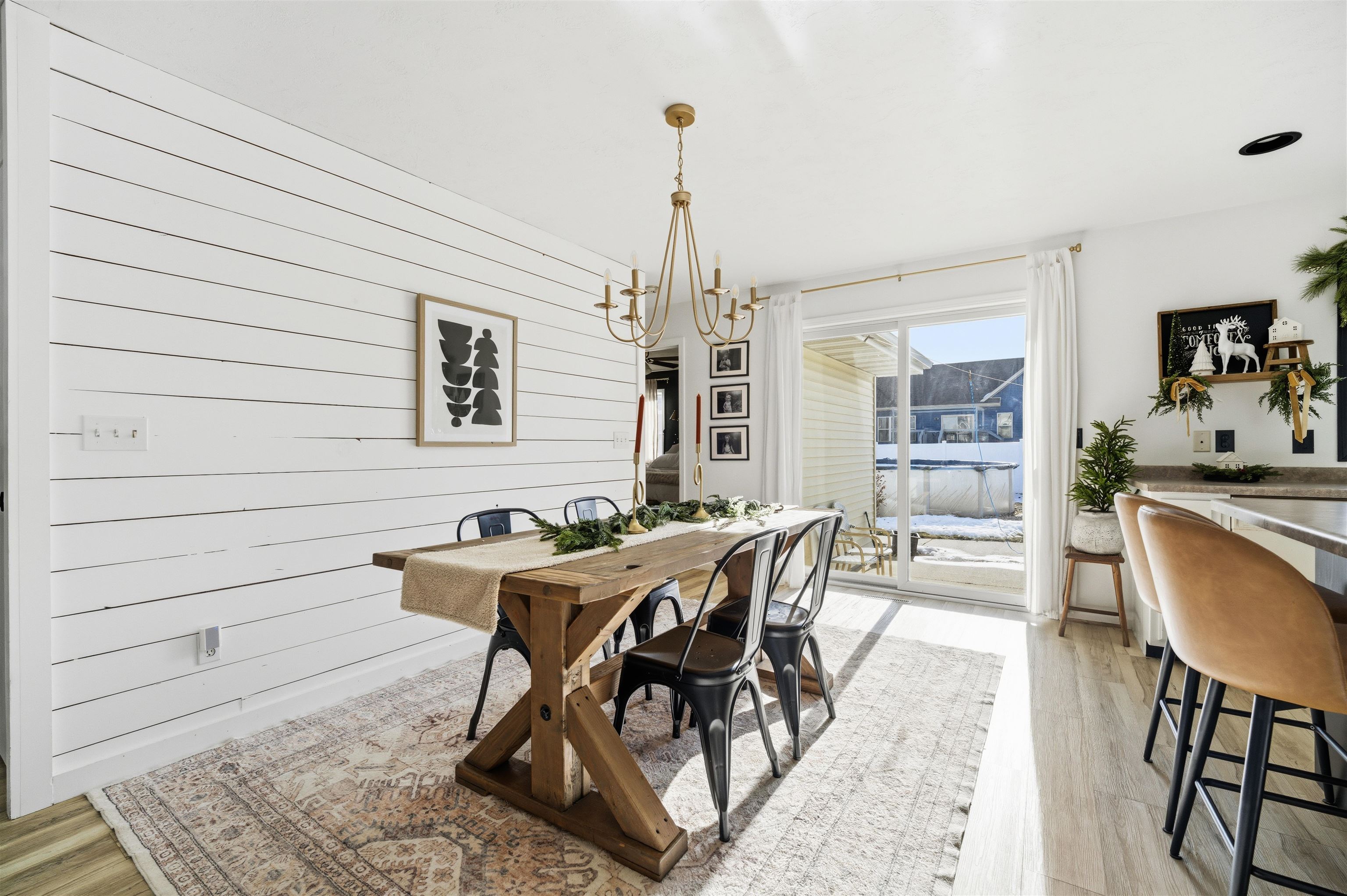 2023 MEADOWVIEW Street