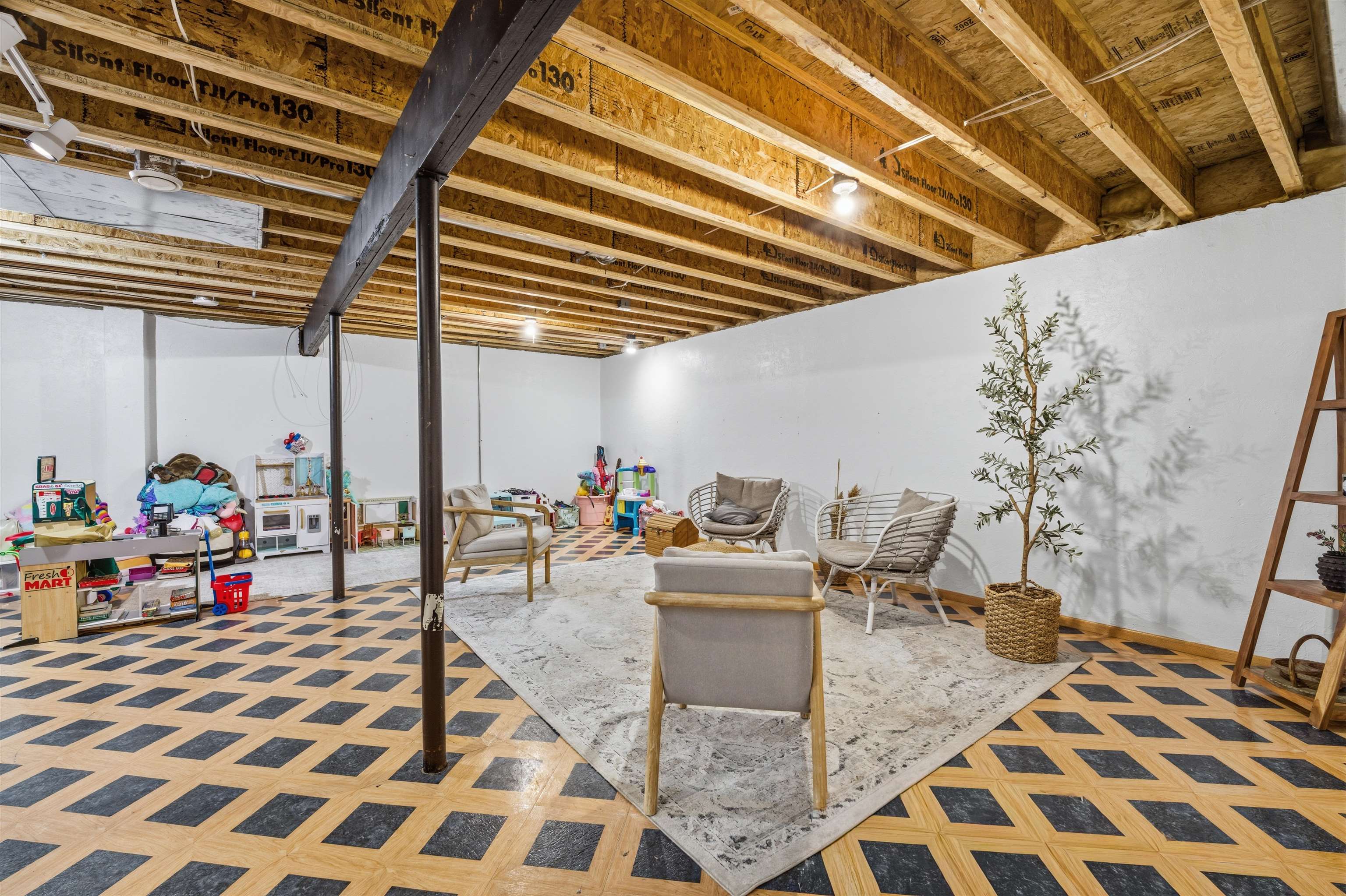 2023 MEADOWVIEW Street