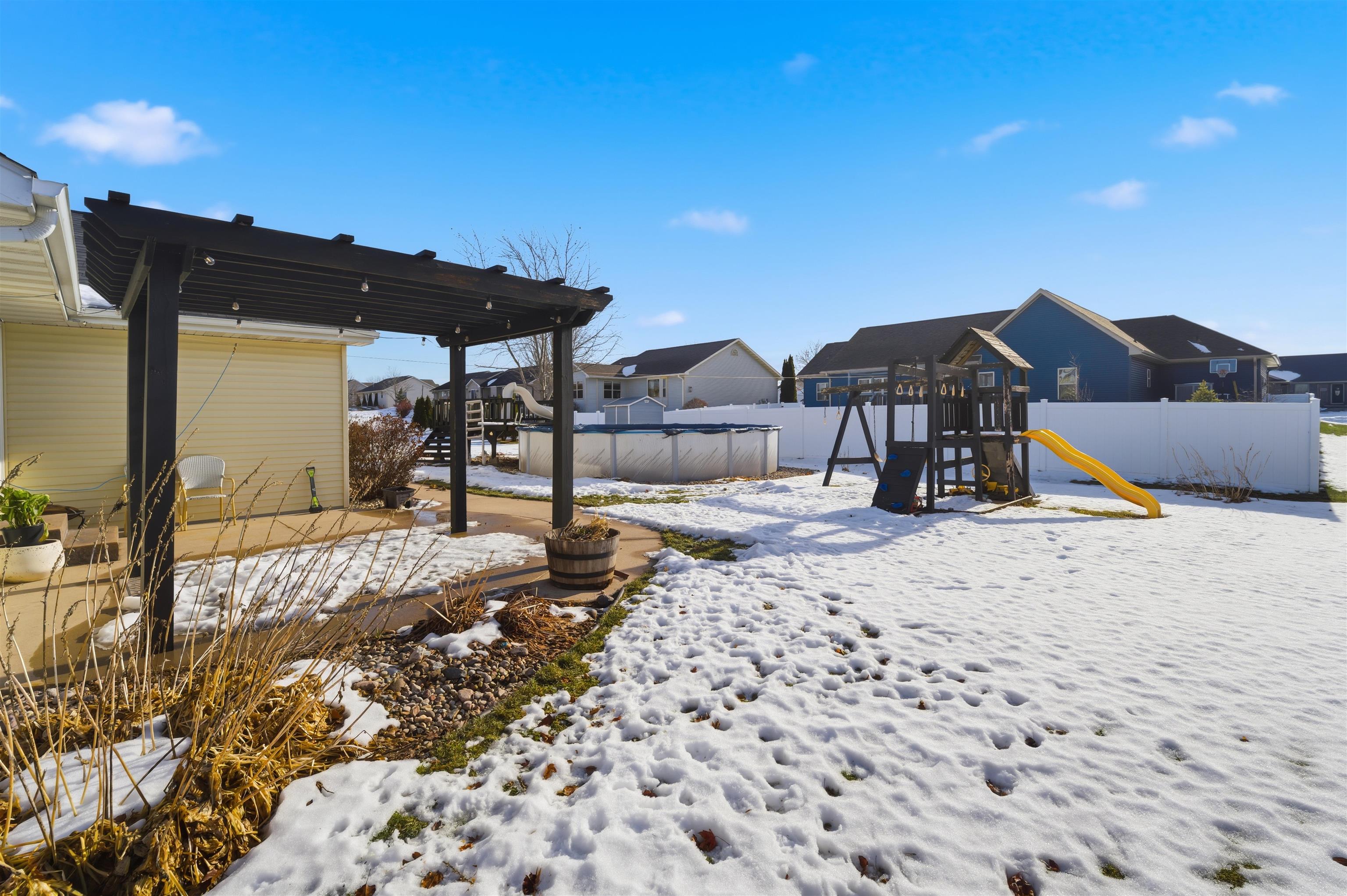 2023 MEADOWVIEW Street