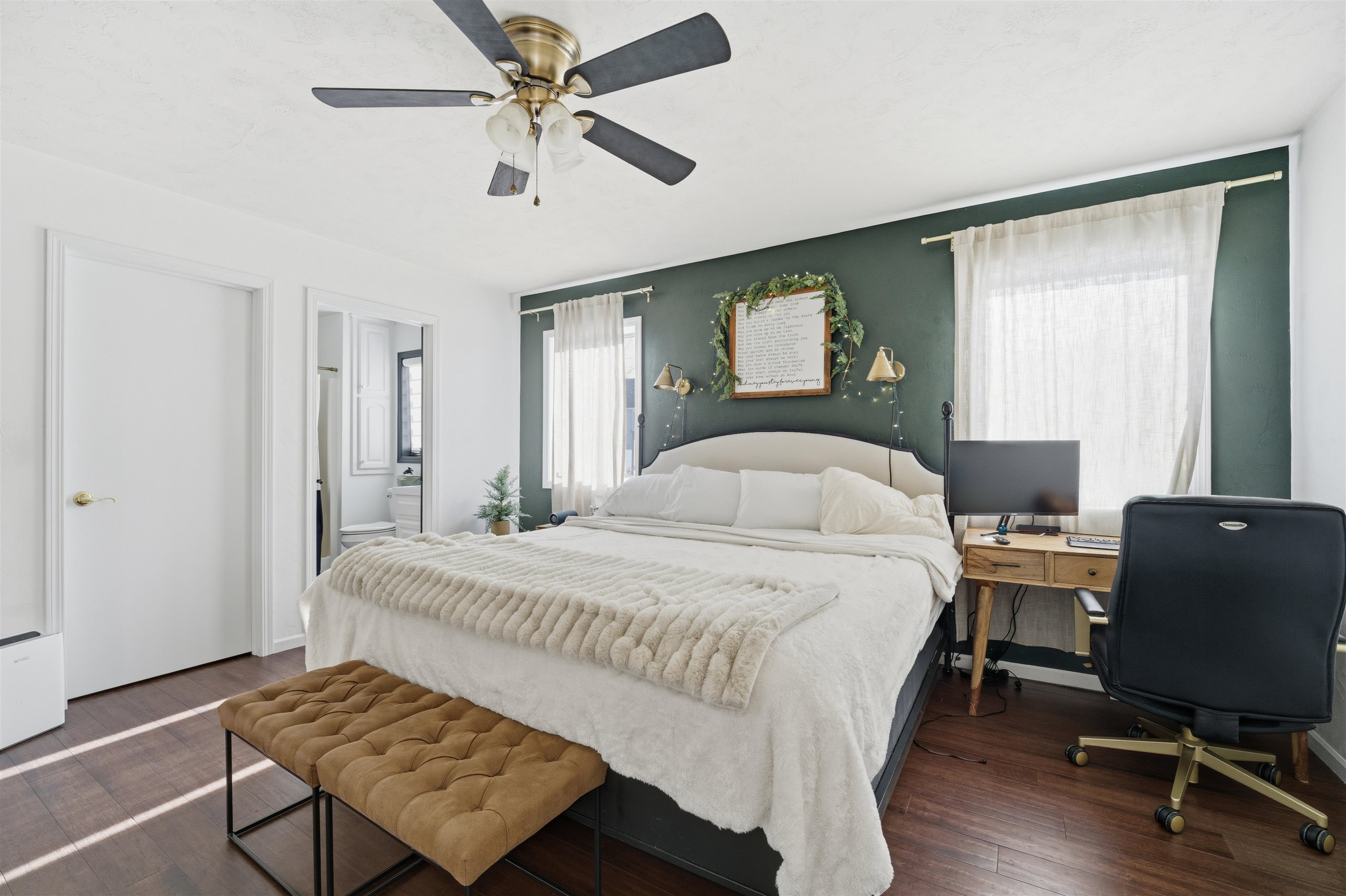 2023 MEADOWVIEW Street