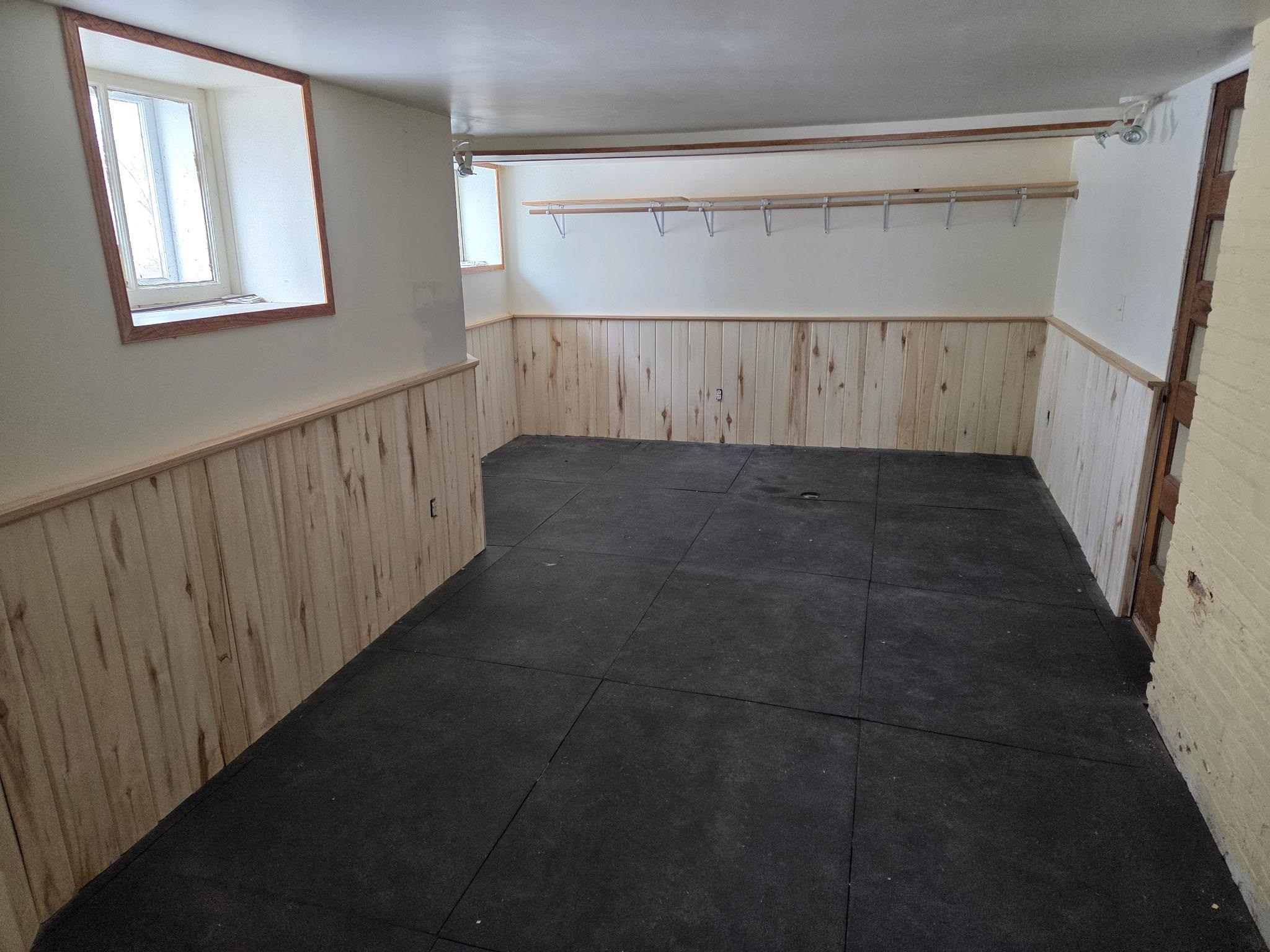 1133 ALGOMA Boulevard