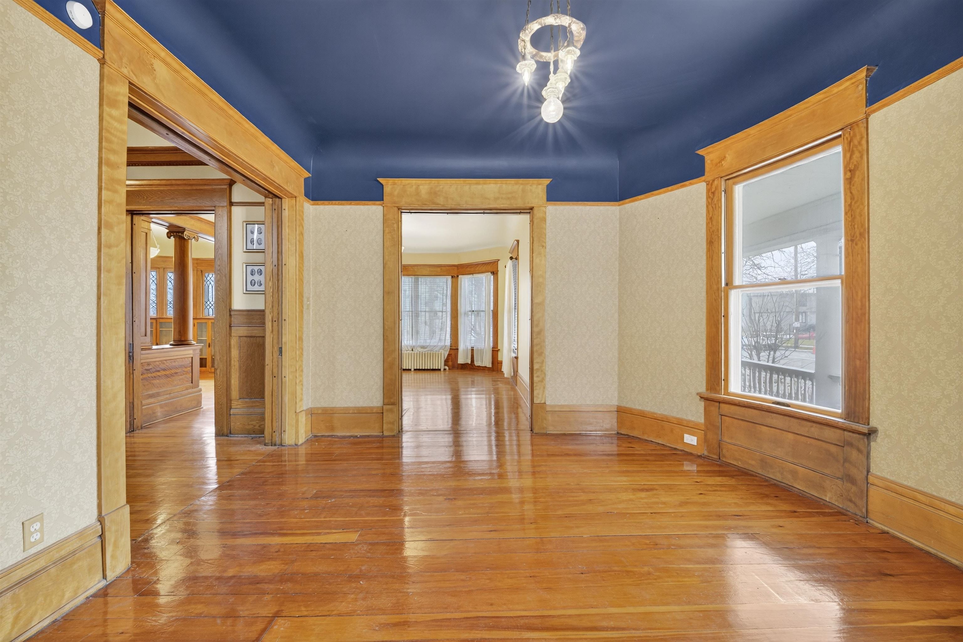 1133 ALGOMA Boulevard