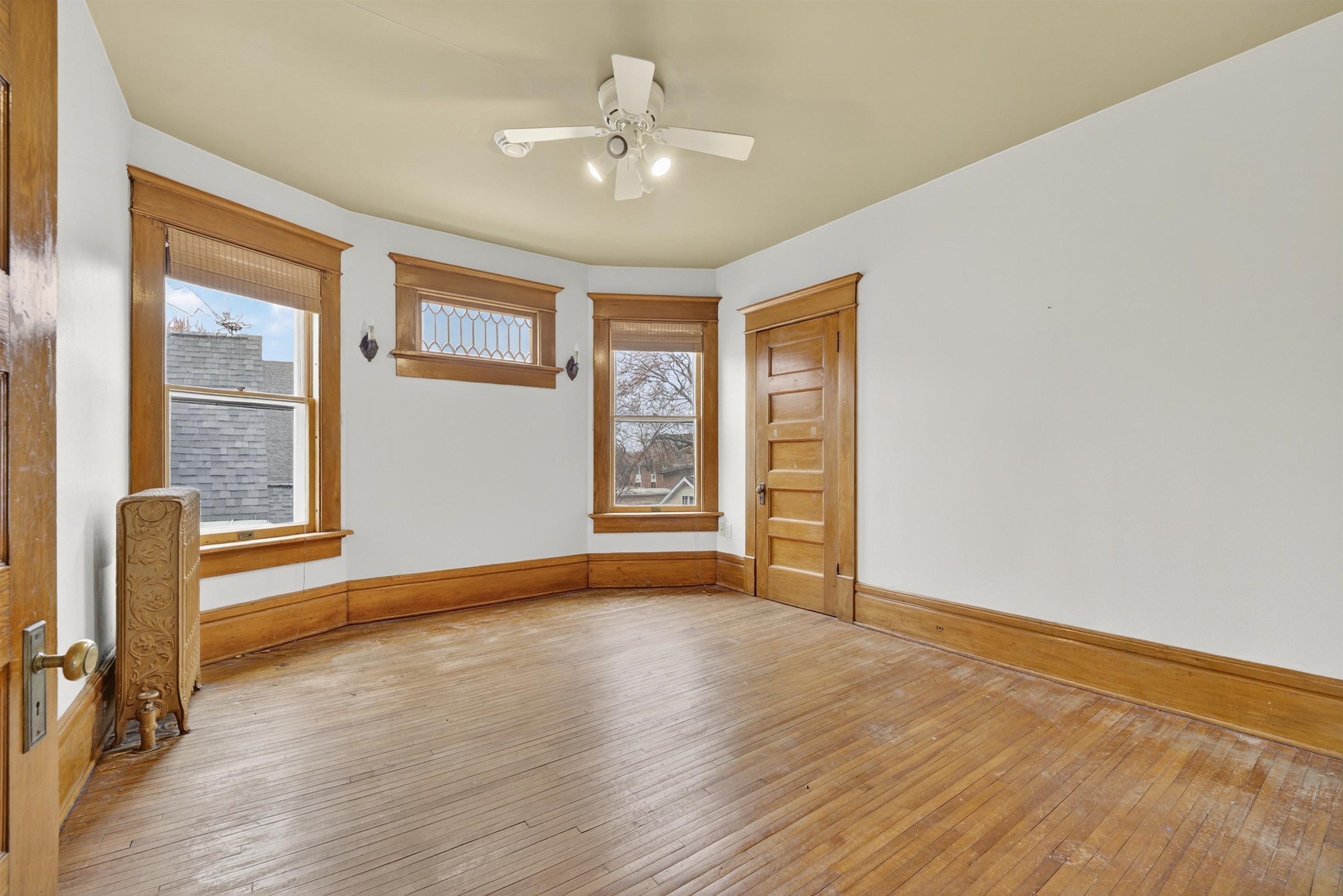 1133 ALGOMA Boulevard