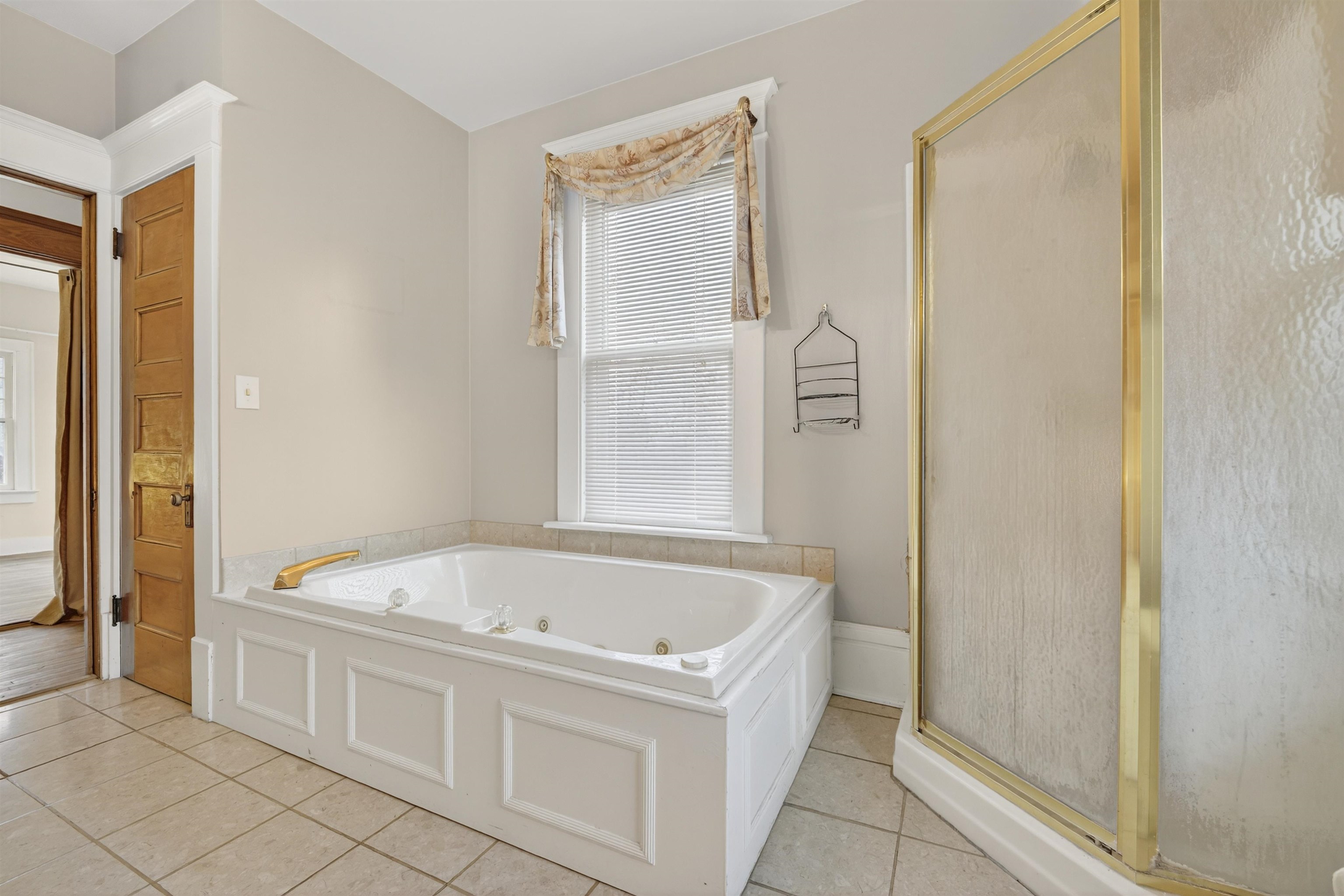 1133 ALGOMA Boulevard