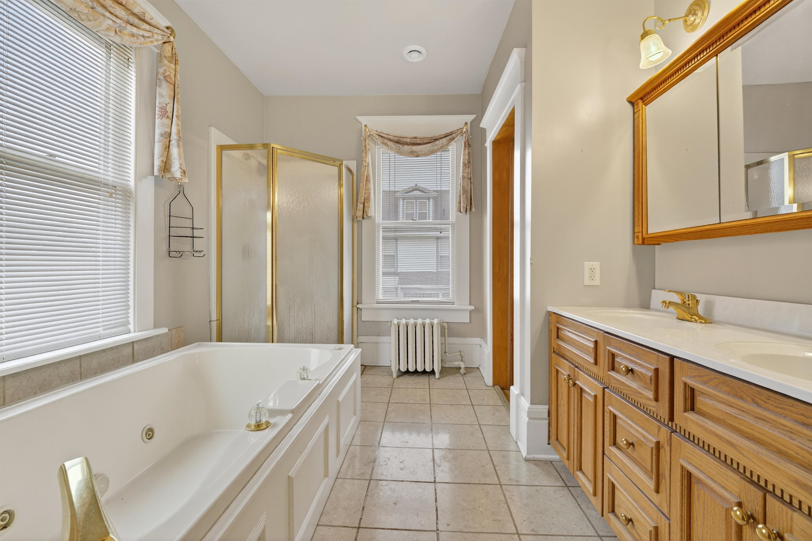 1133 ALGOMA Boulevard