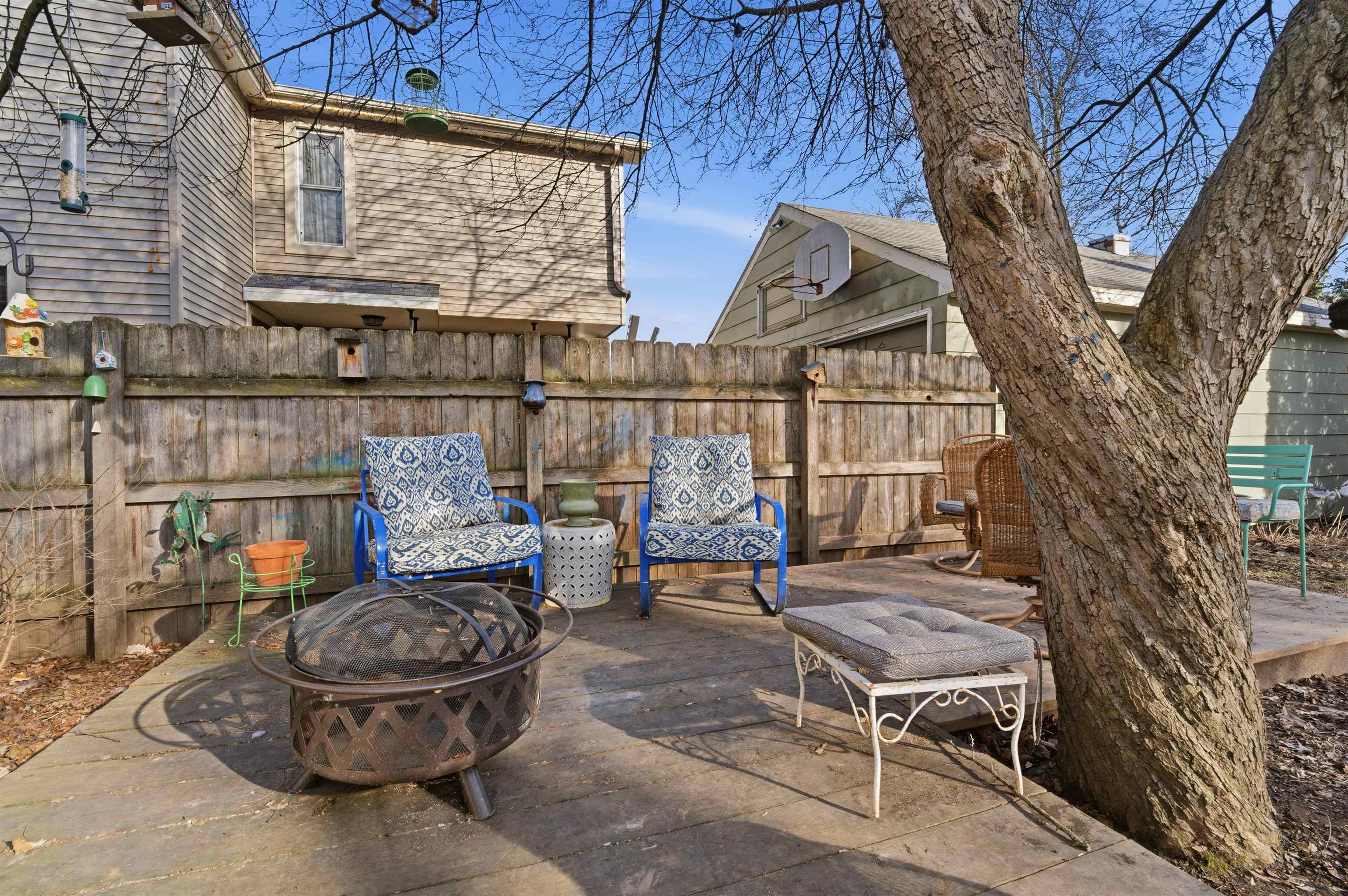 1019 W OKLAHOMA Street