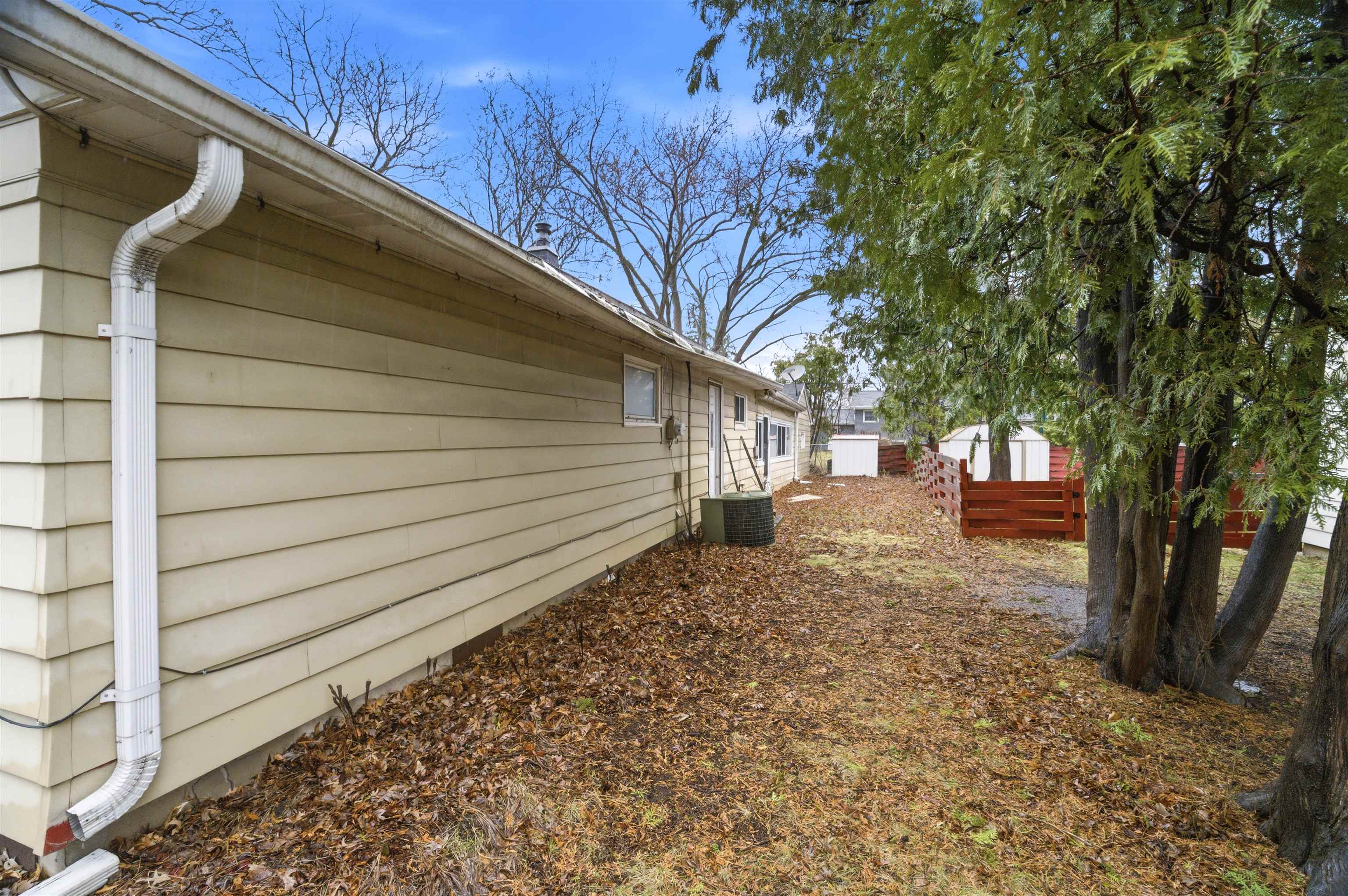 350 S GREEN BAY Road