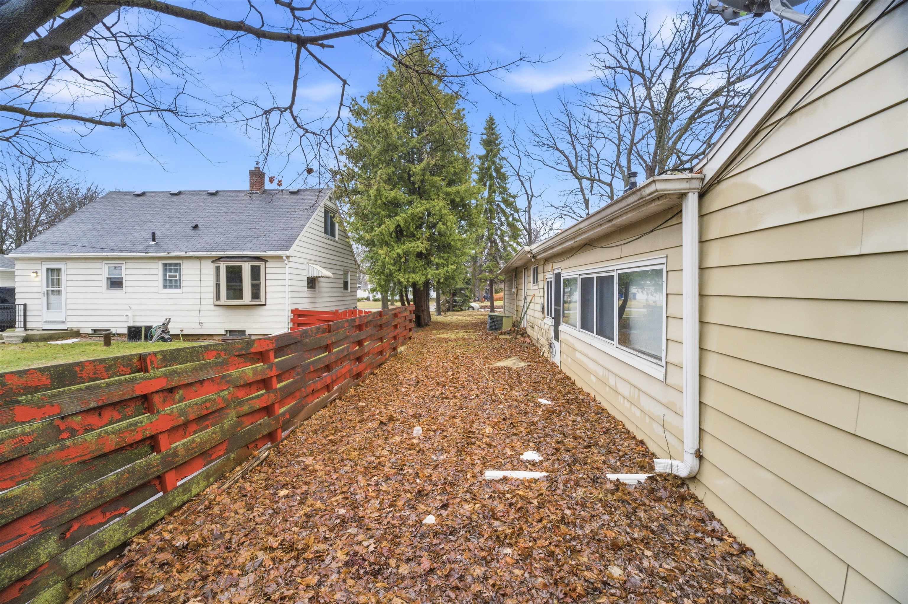 350 S GREEN BAY Road