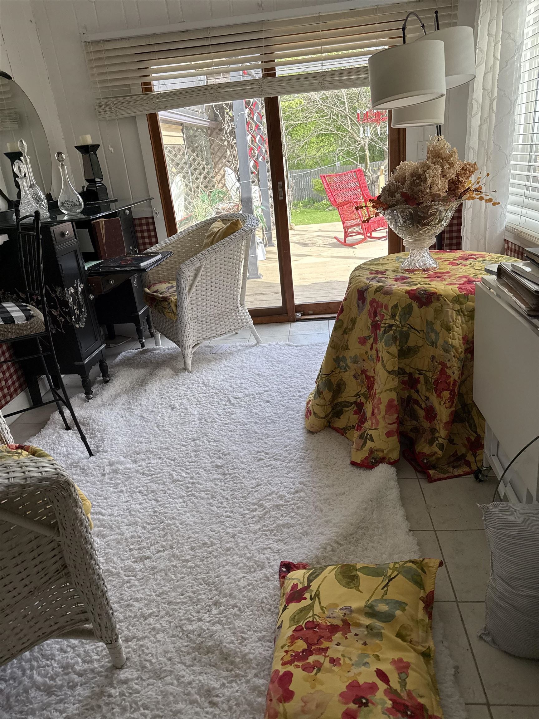 300 W PROSPECT Avenue