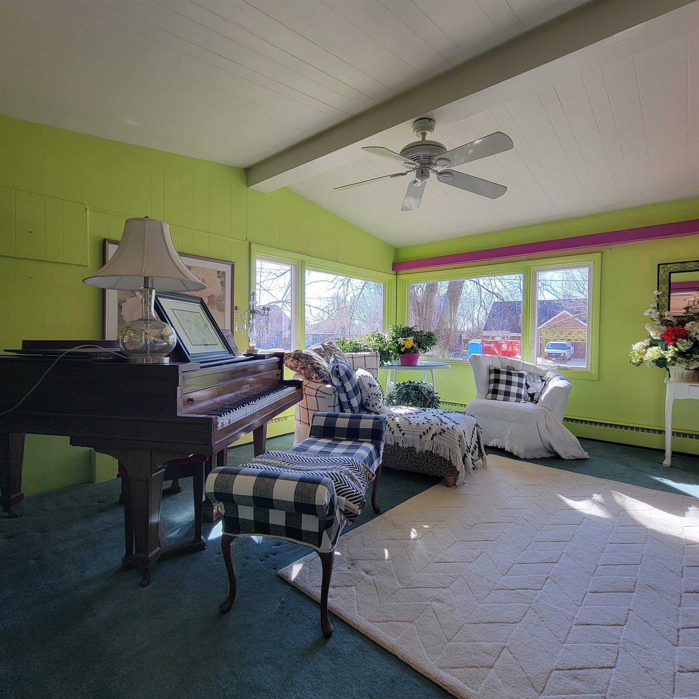 300 W PROSPECT Avenue