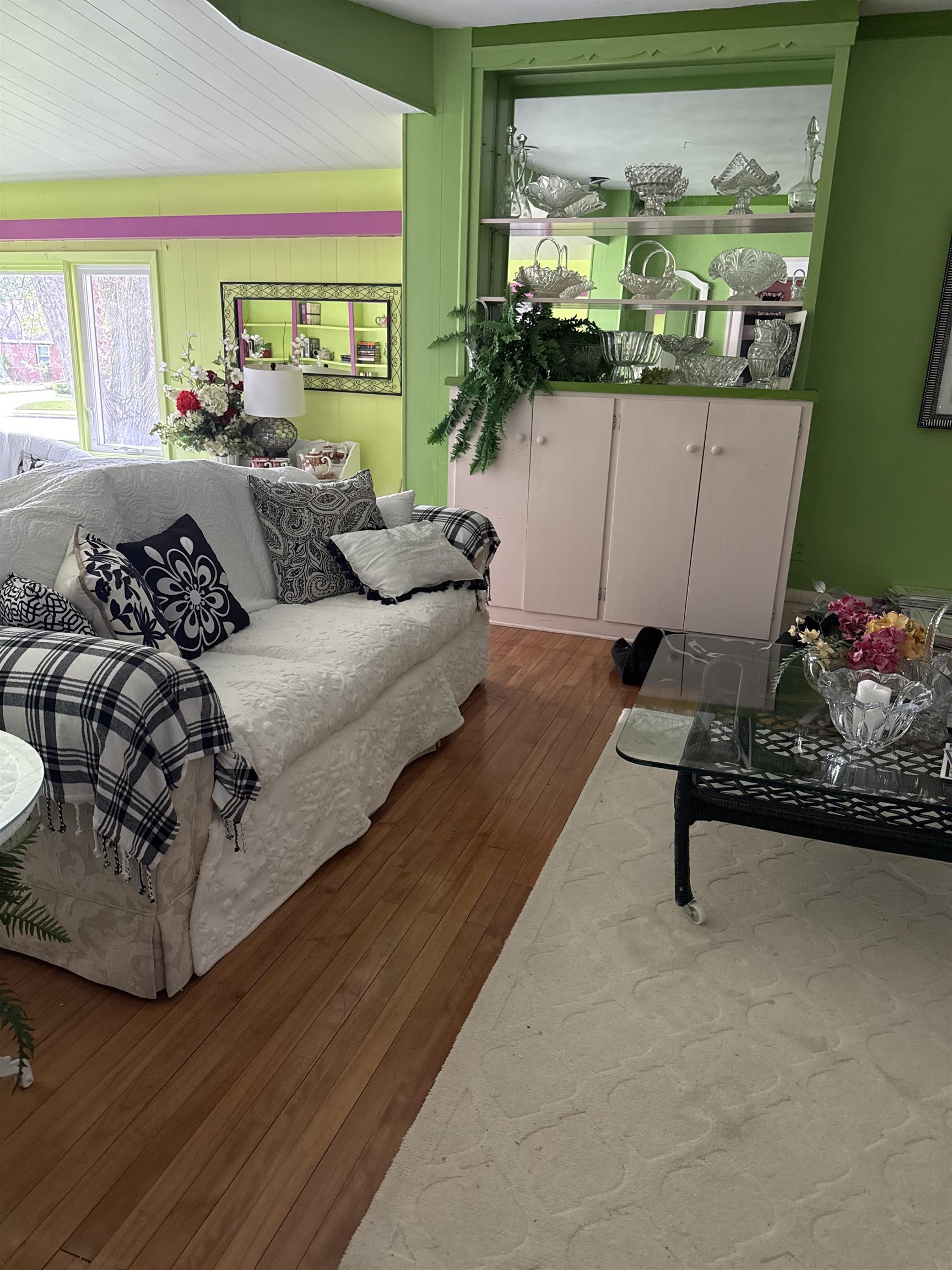 300 W PROSPECT Avenue