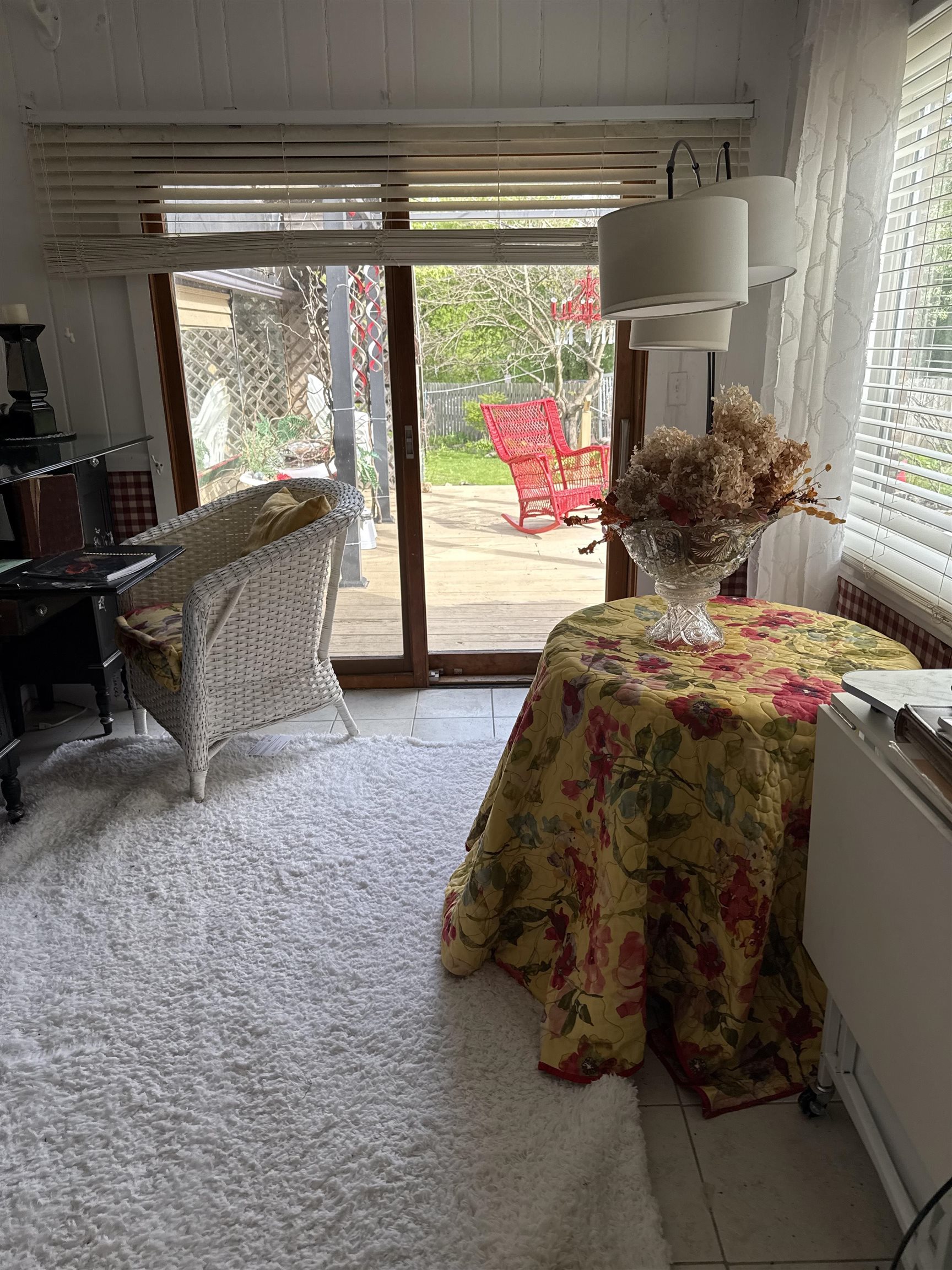 300 W PROSPECT Avenue
