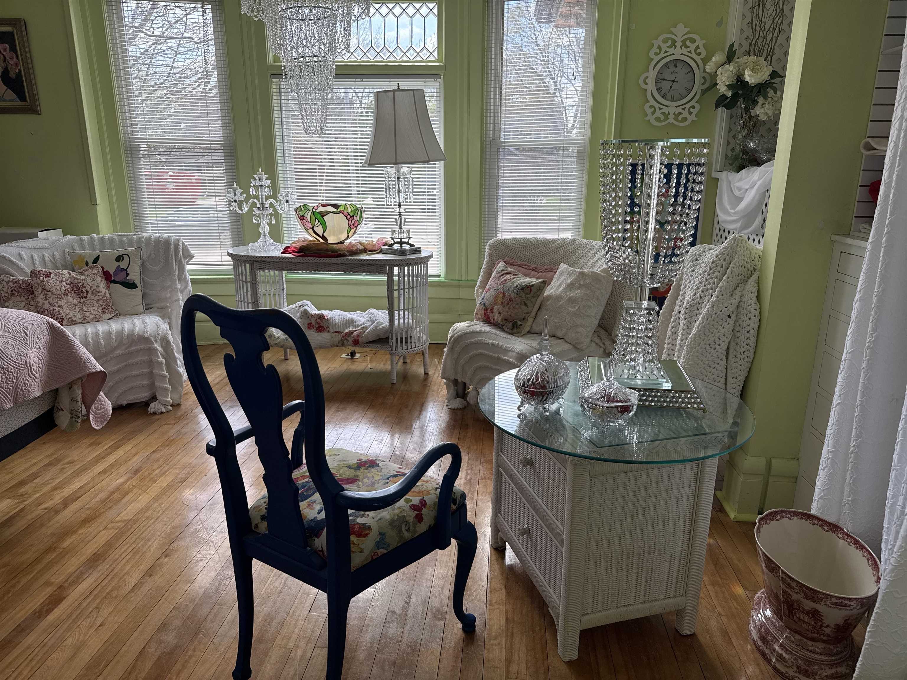 300 W PROSPECT Avenue