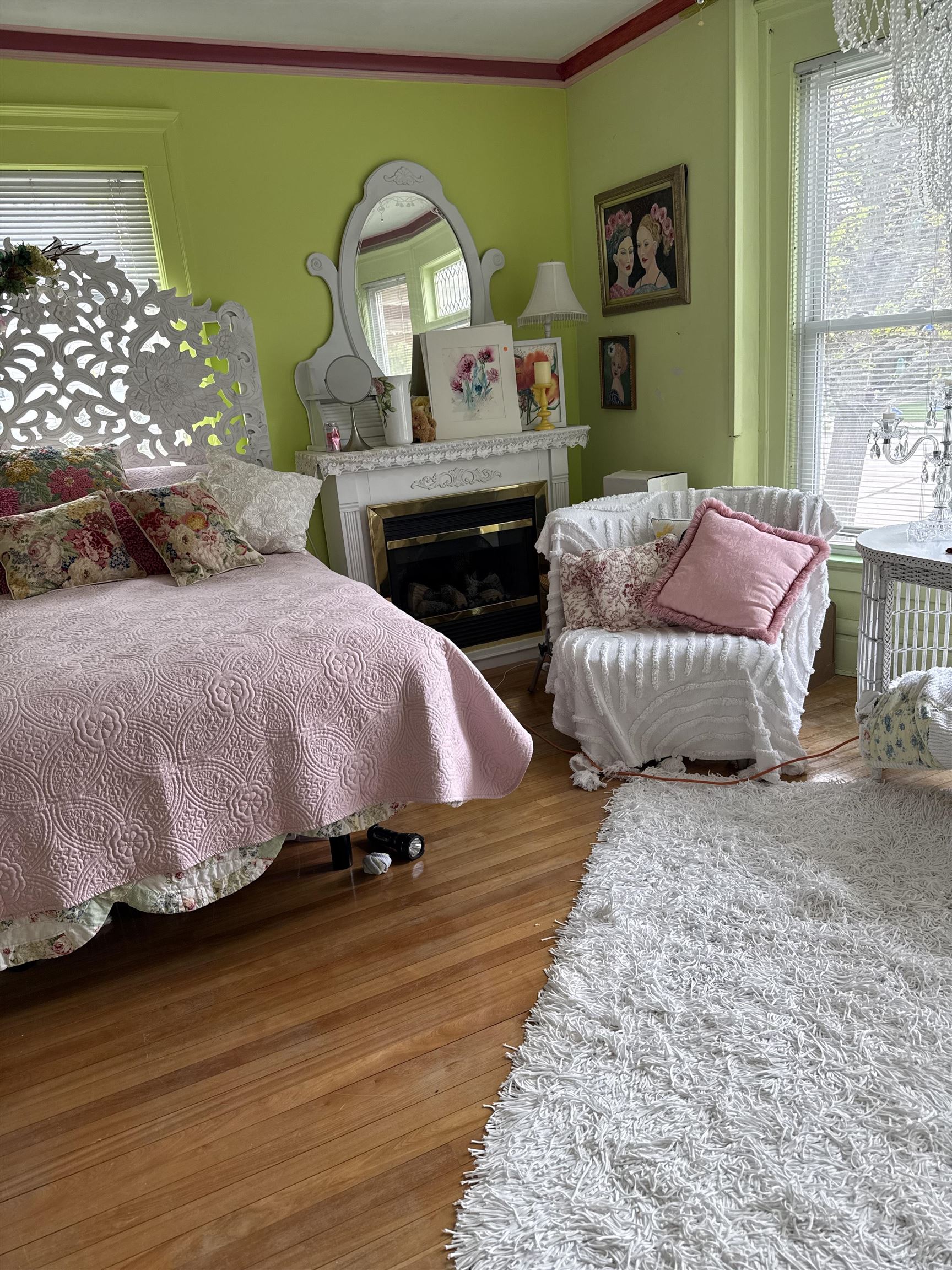 300 W PROSPECT Avenue